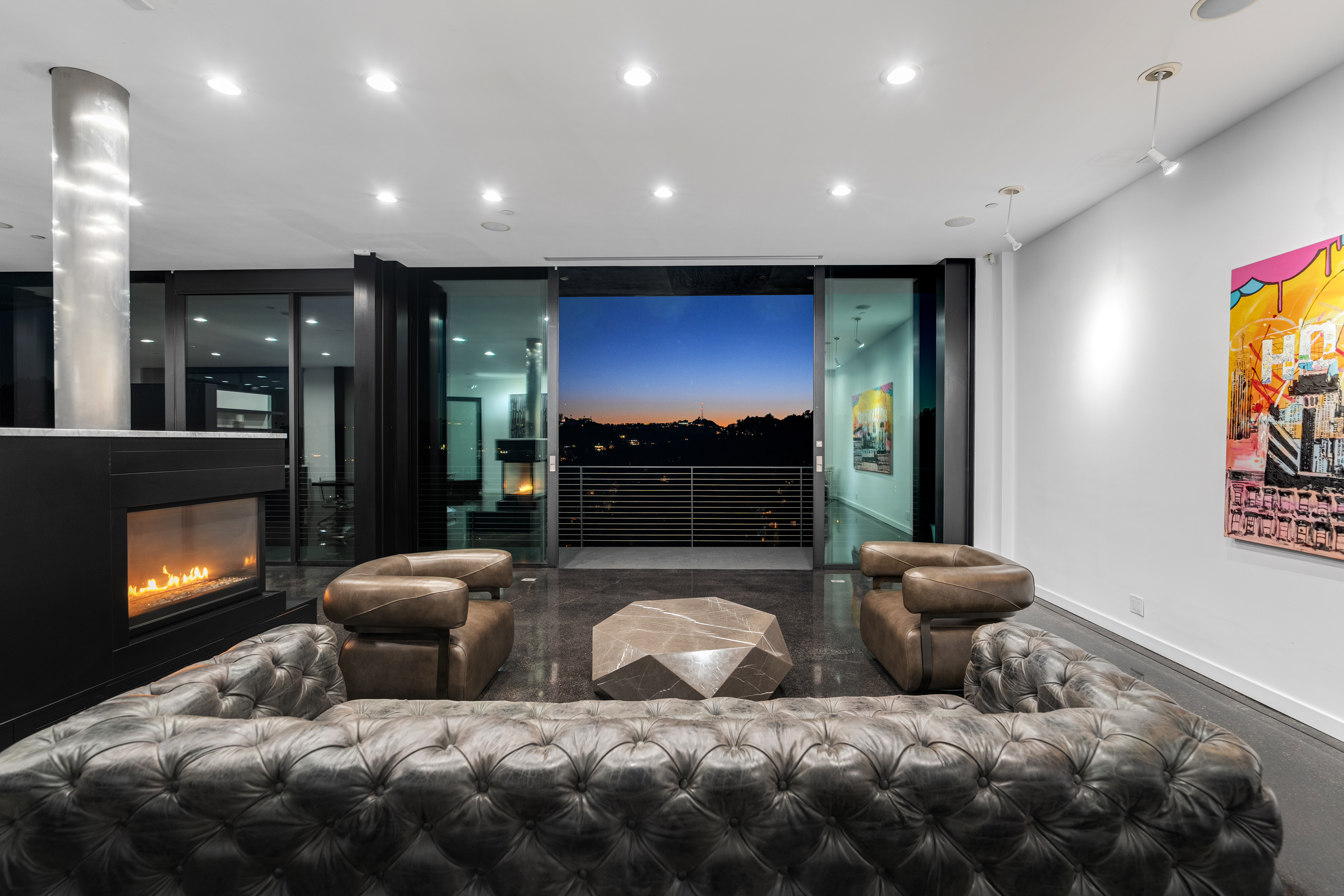 Glass Mansion | Photo 15