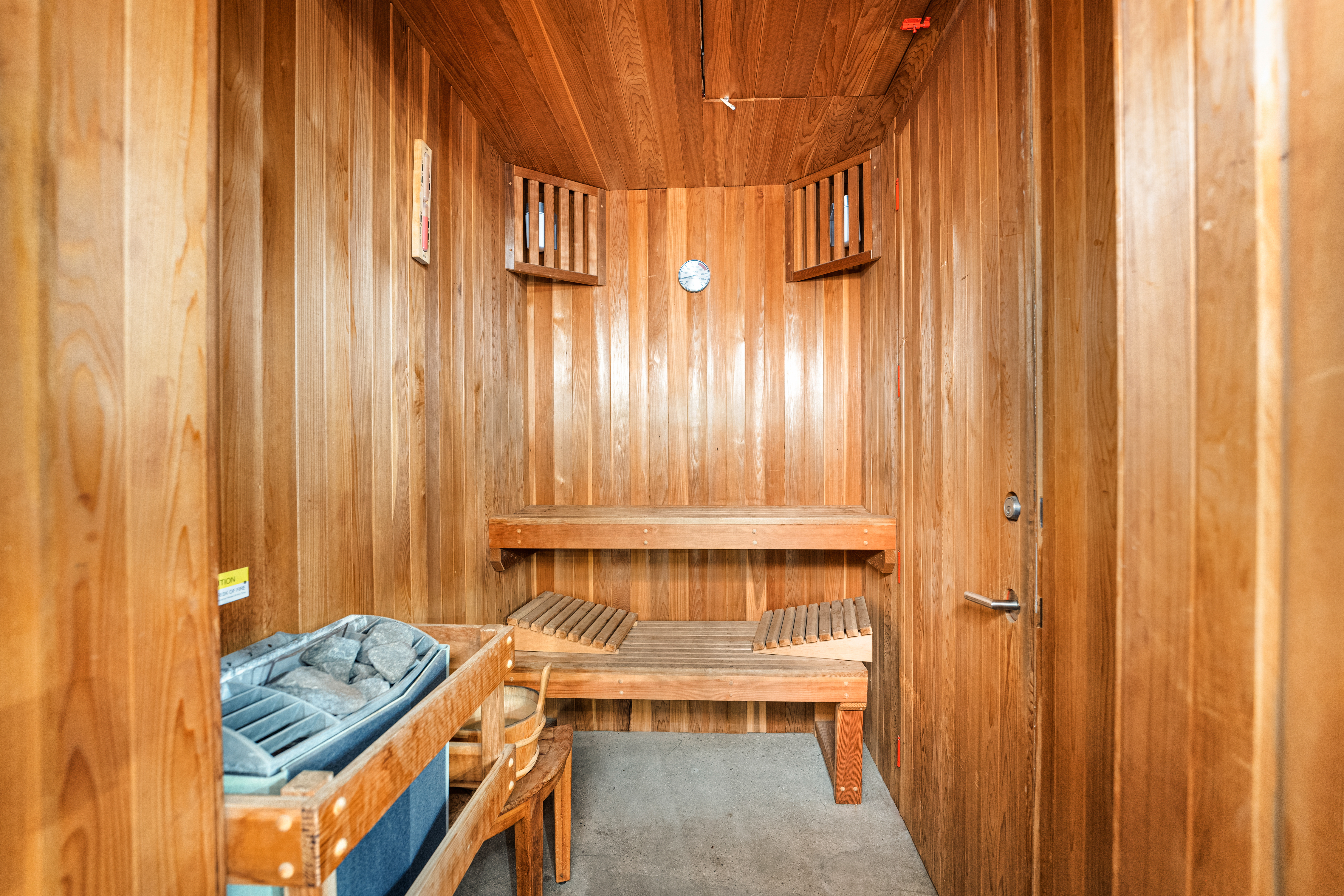 Glass Mansion | Photo 16