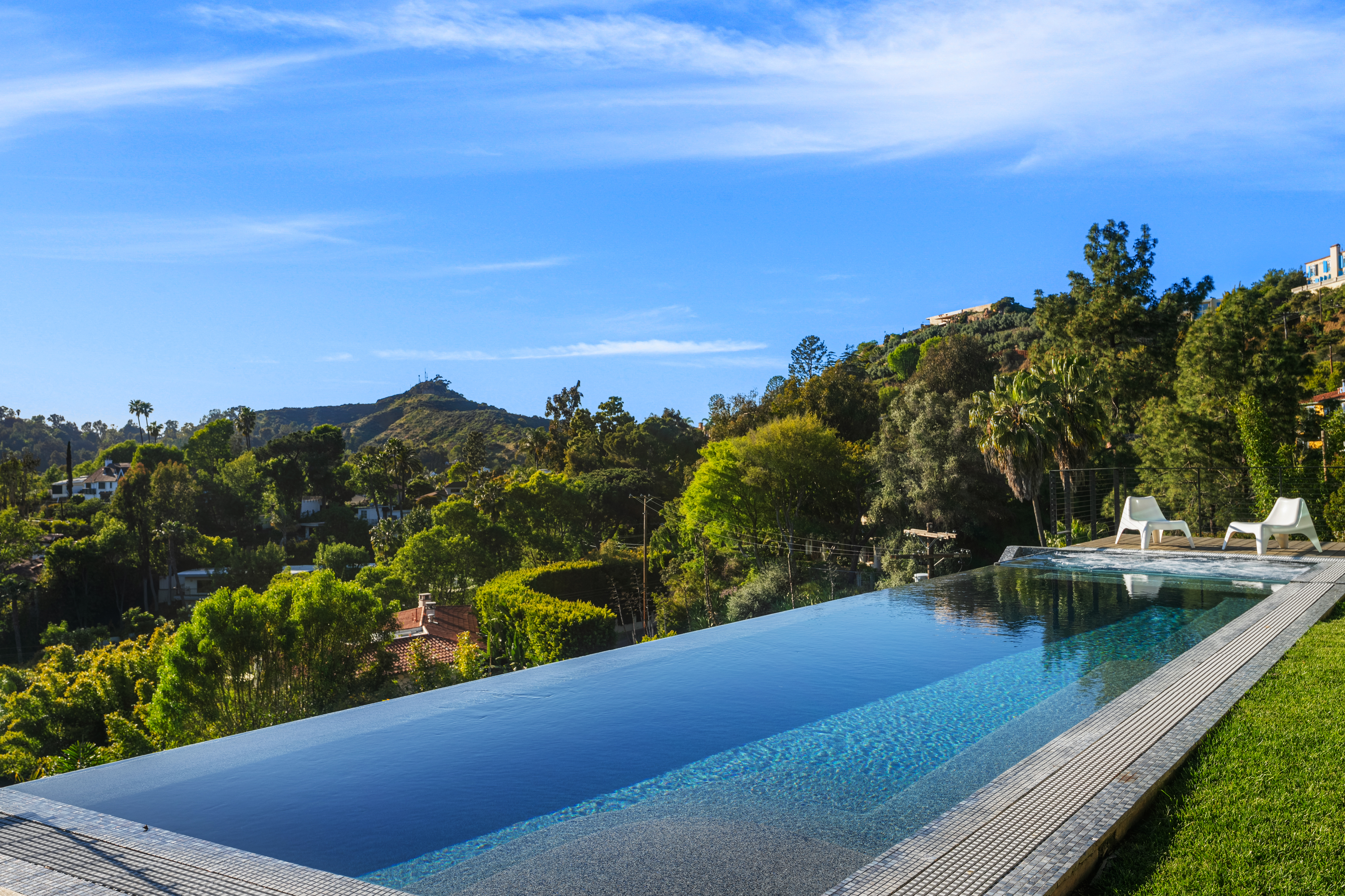 Glass Mansion | Photo 5