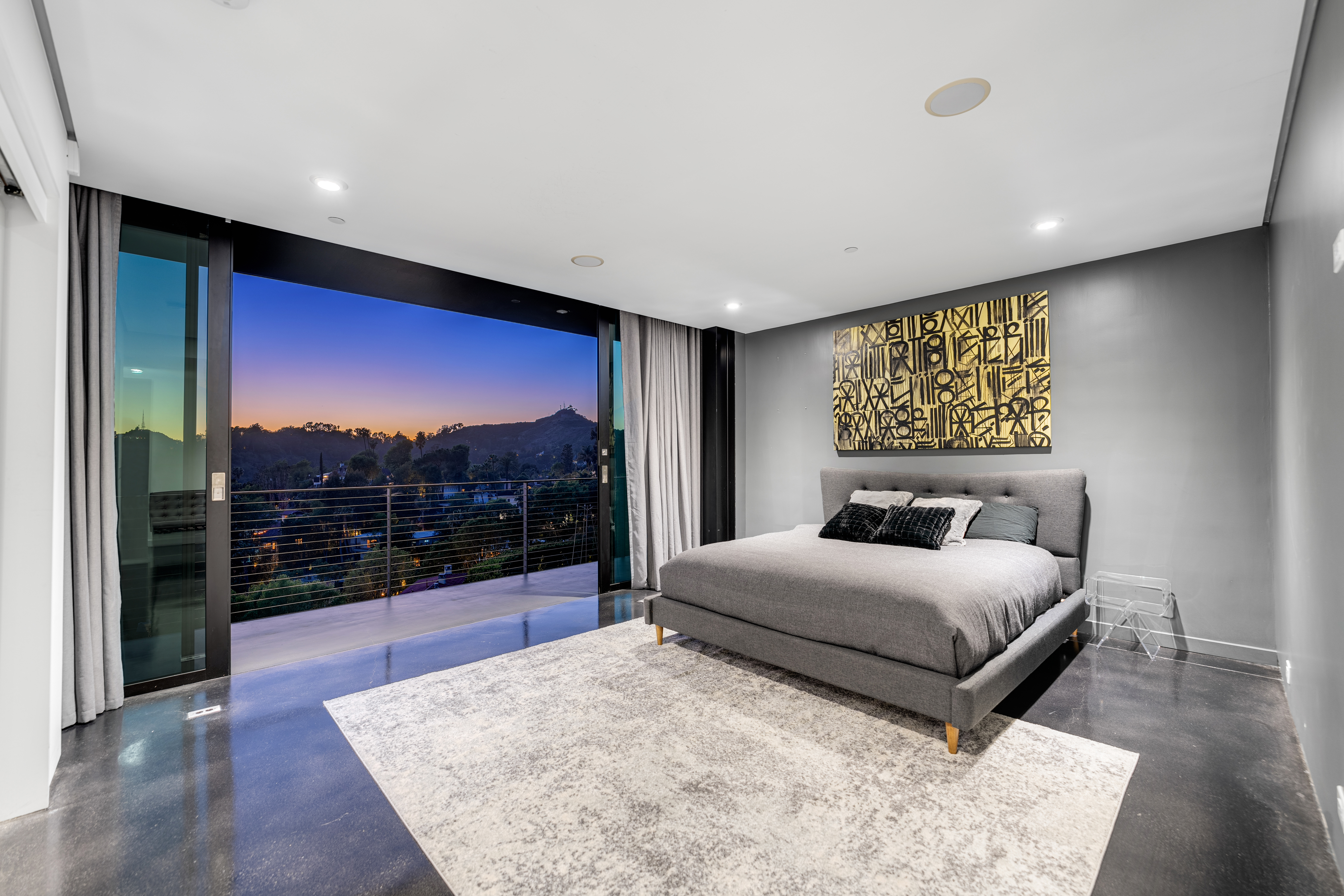 Glass Mansion | Photo 22