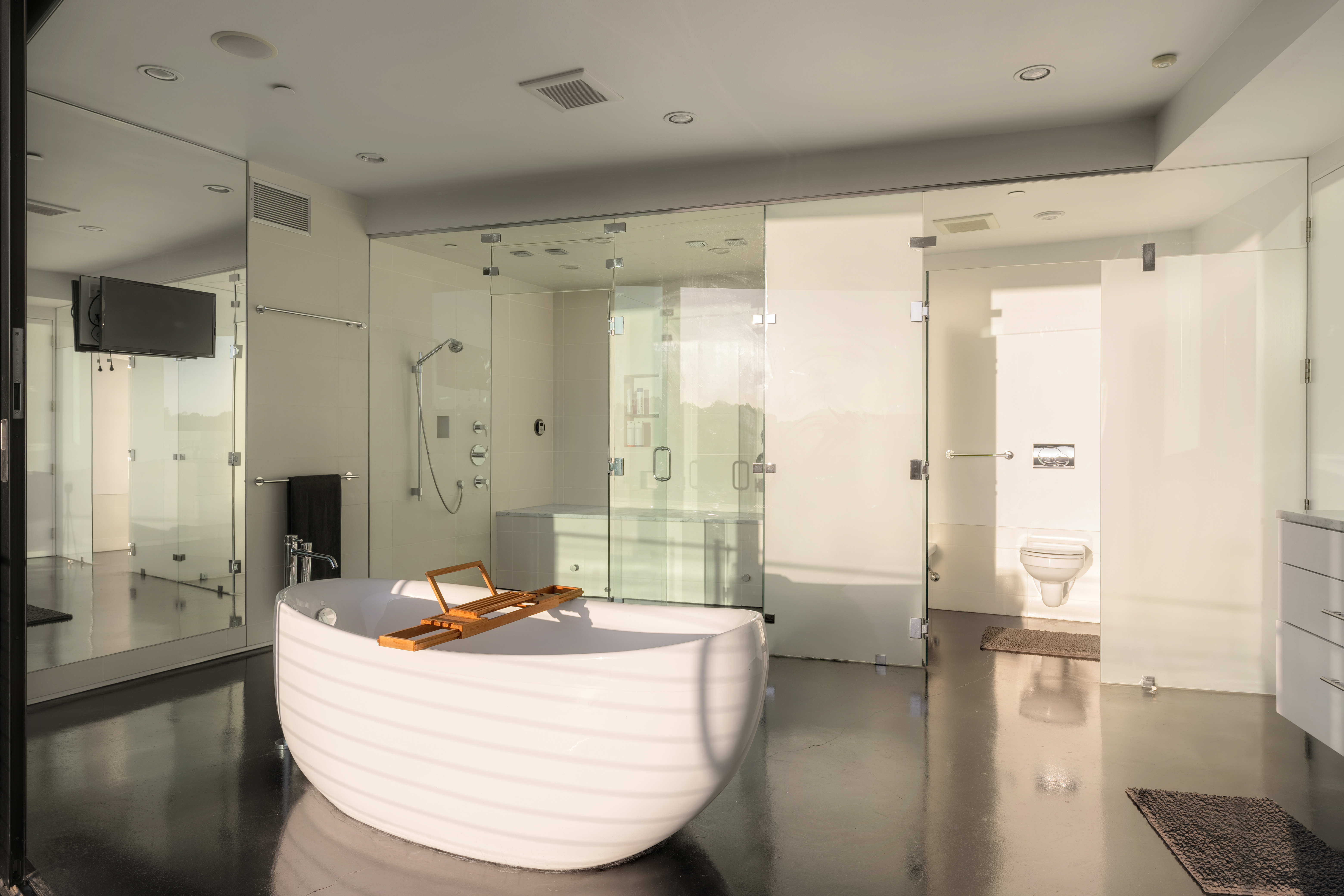 Glass Mansion | Photo 20