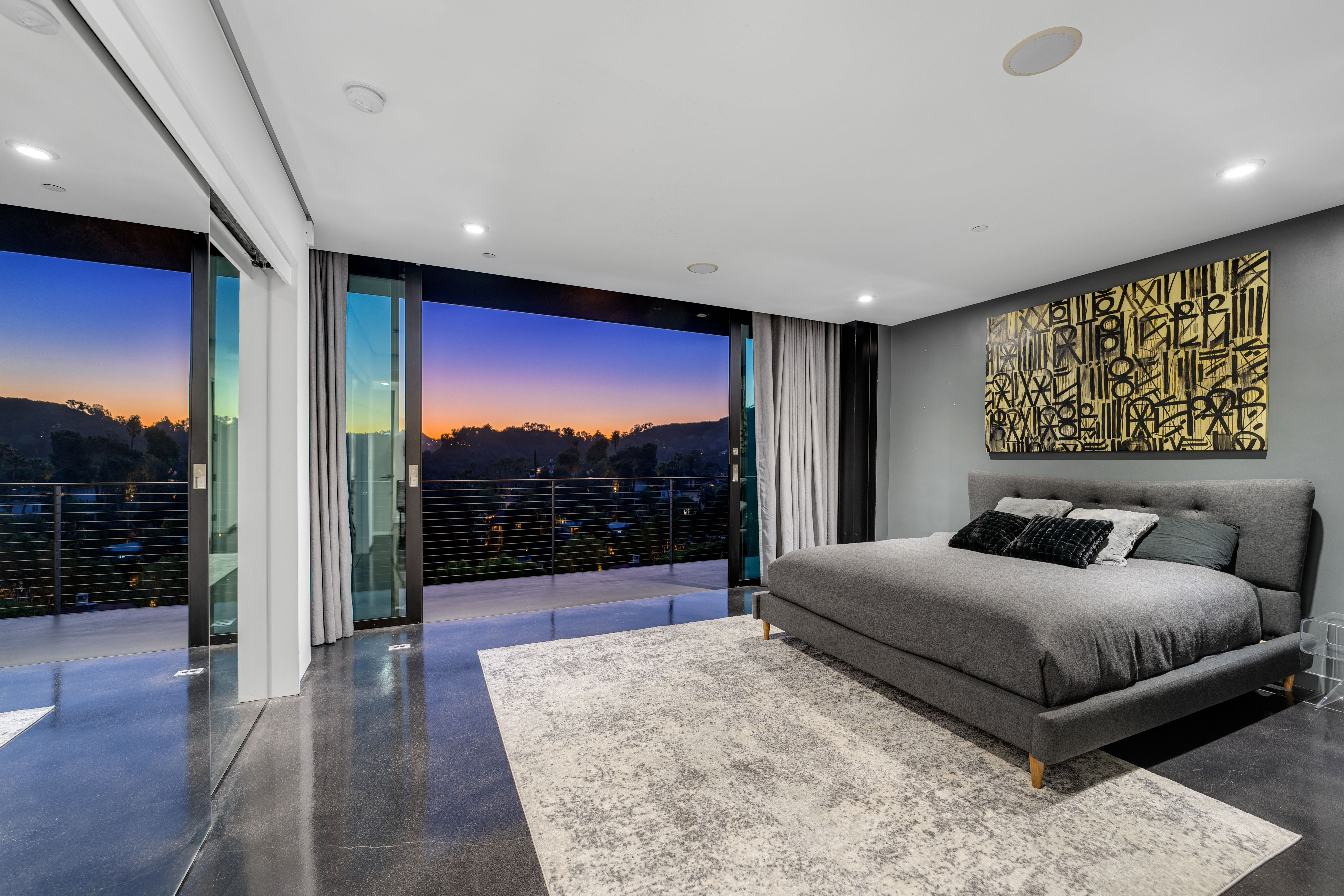 Glass Mansion | Photo 21