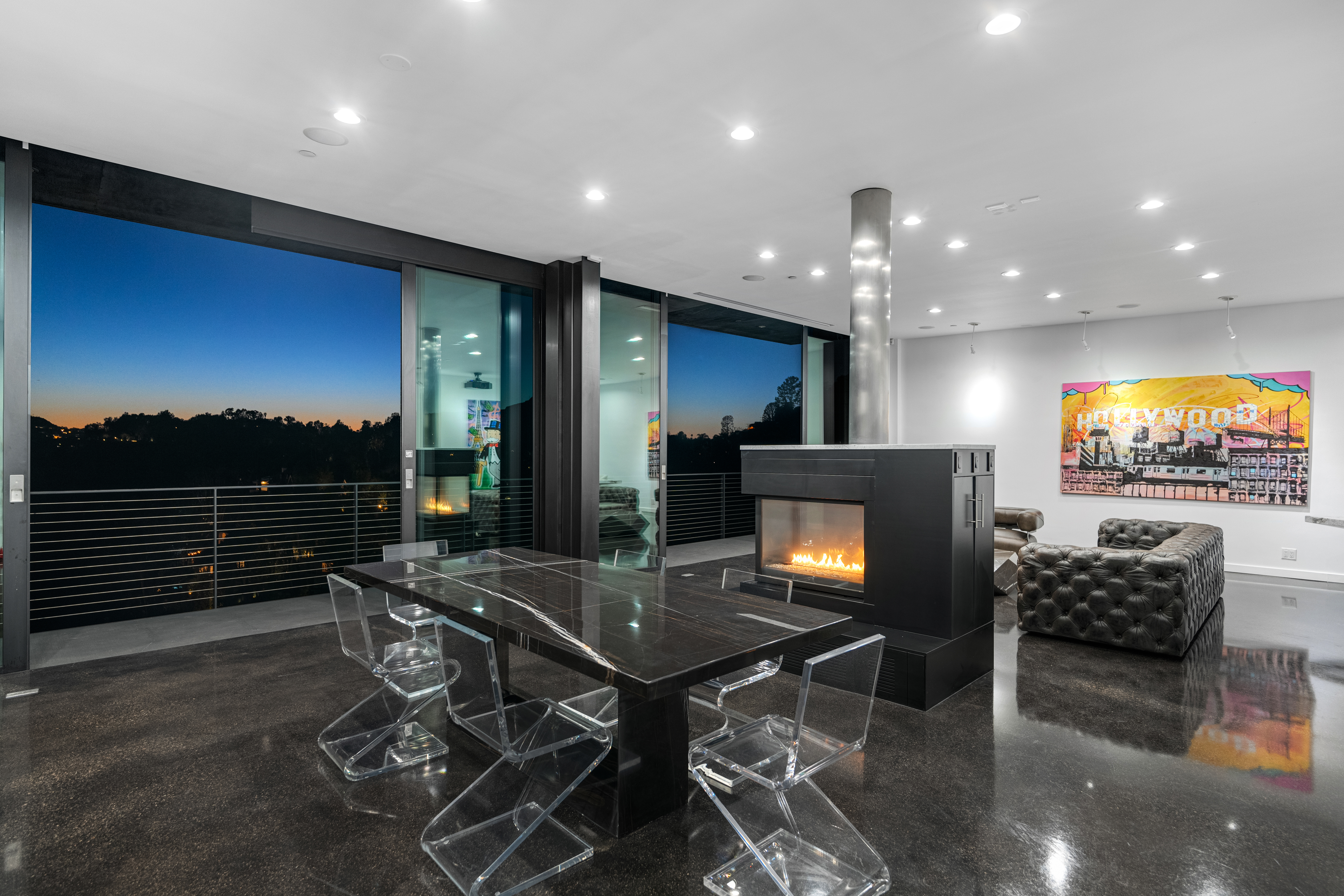 Glass Mansion | Photo 14