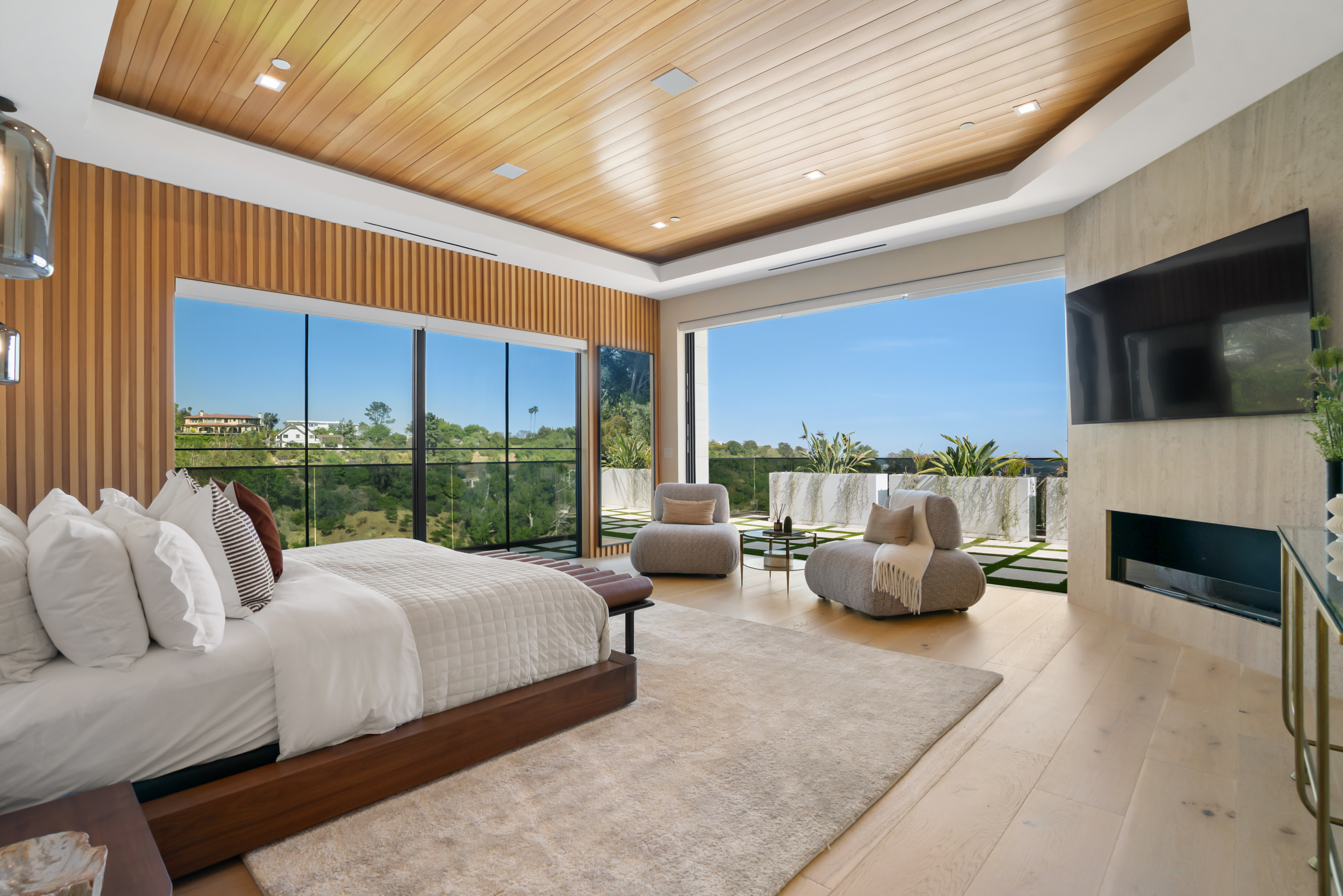 Linda Flora | Photo 30