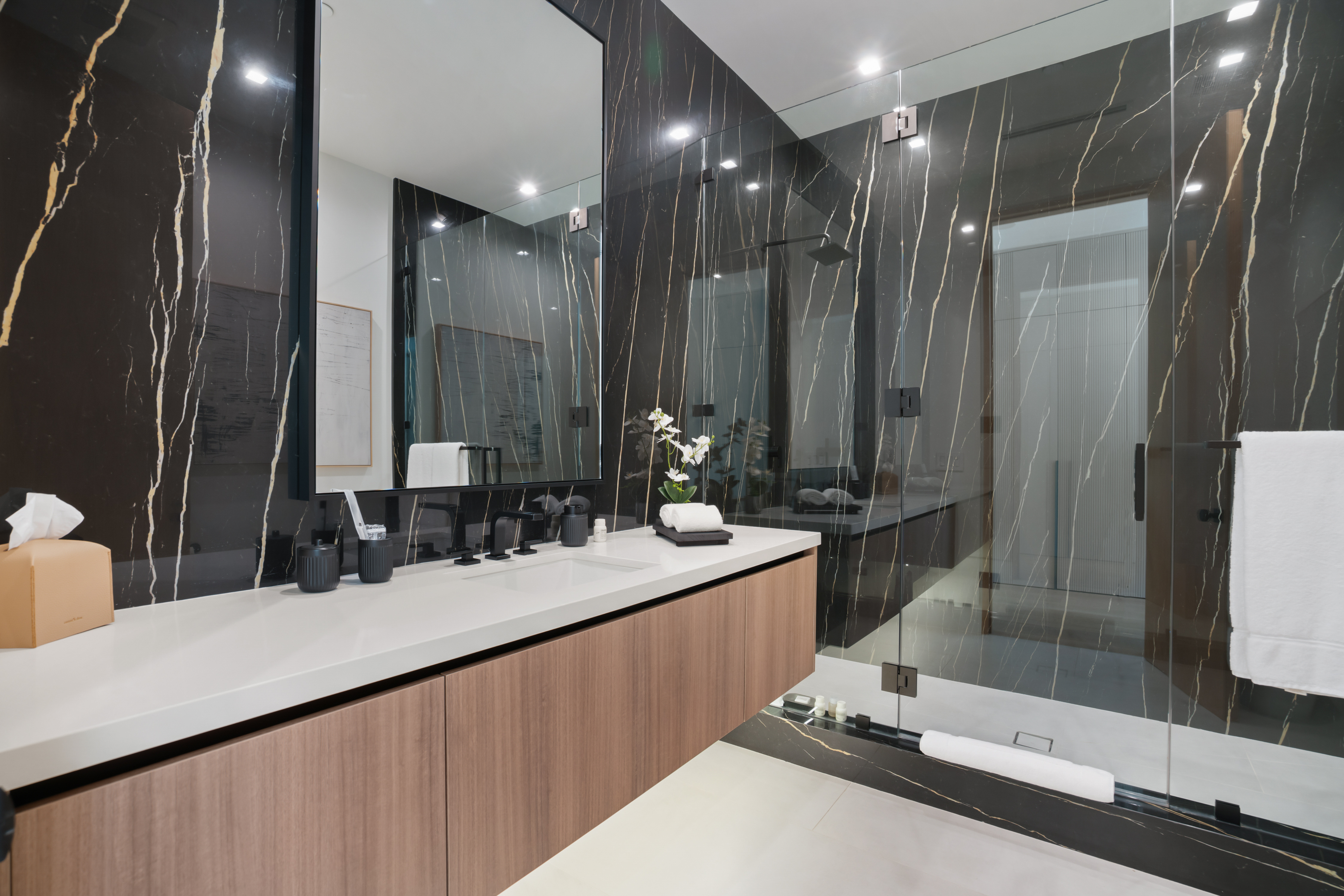 Linda Flora | Photo 43