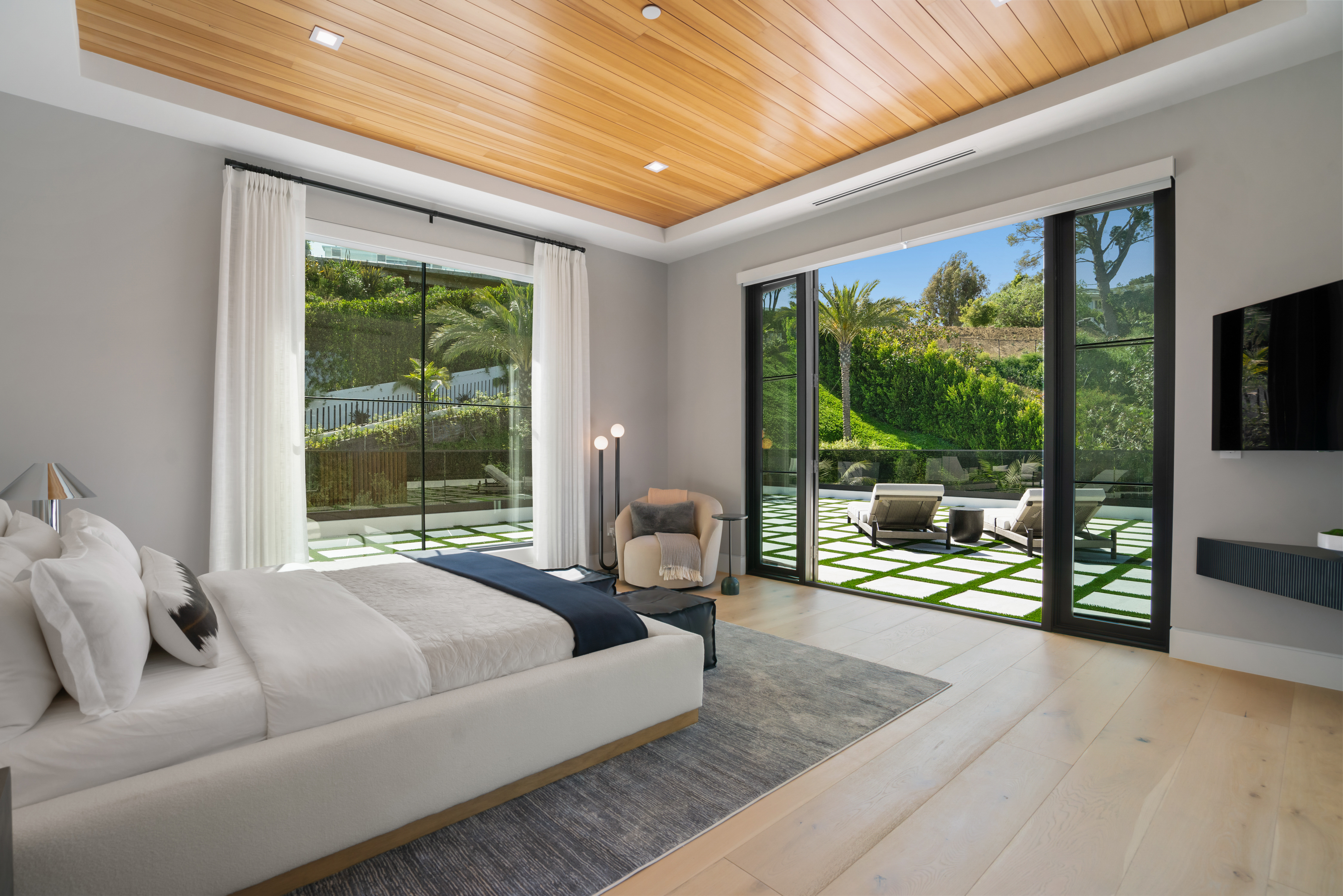 Linda Flora | Photo 41