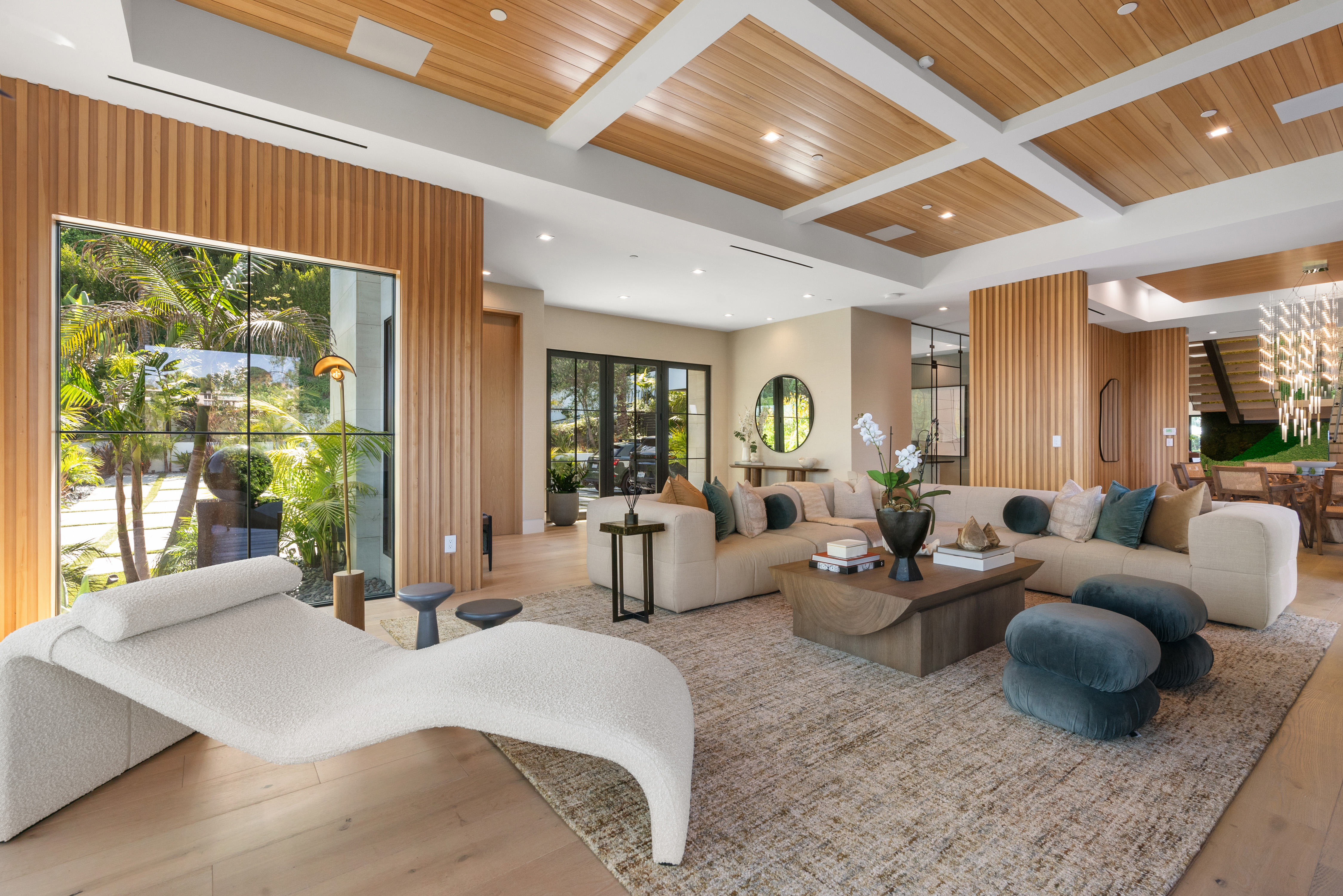 Linda Flora | Photo 4