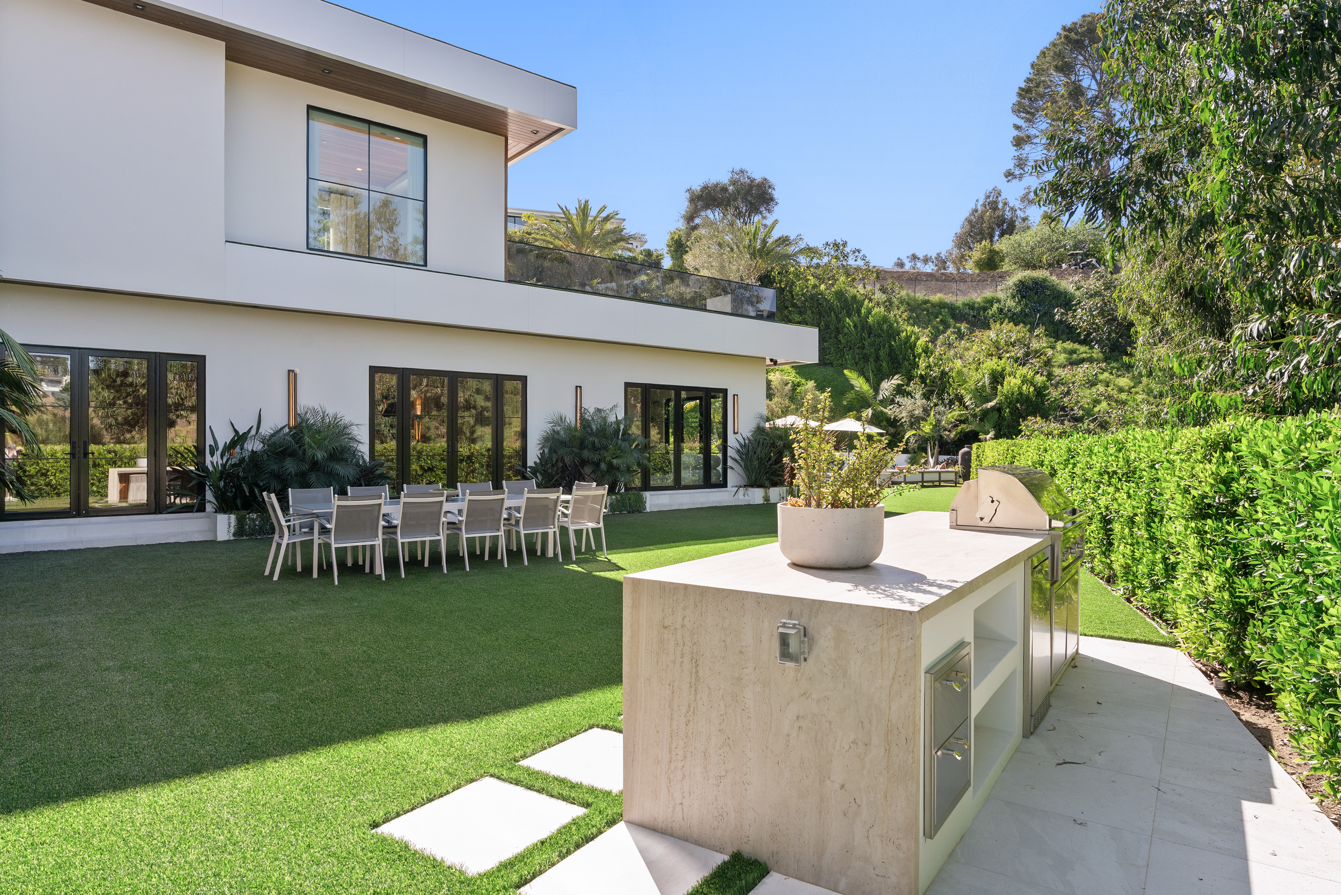 Linda Flora | Photo 55