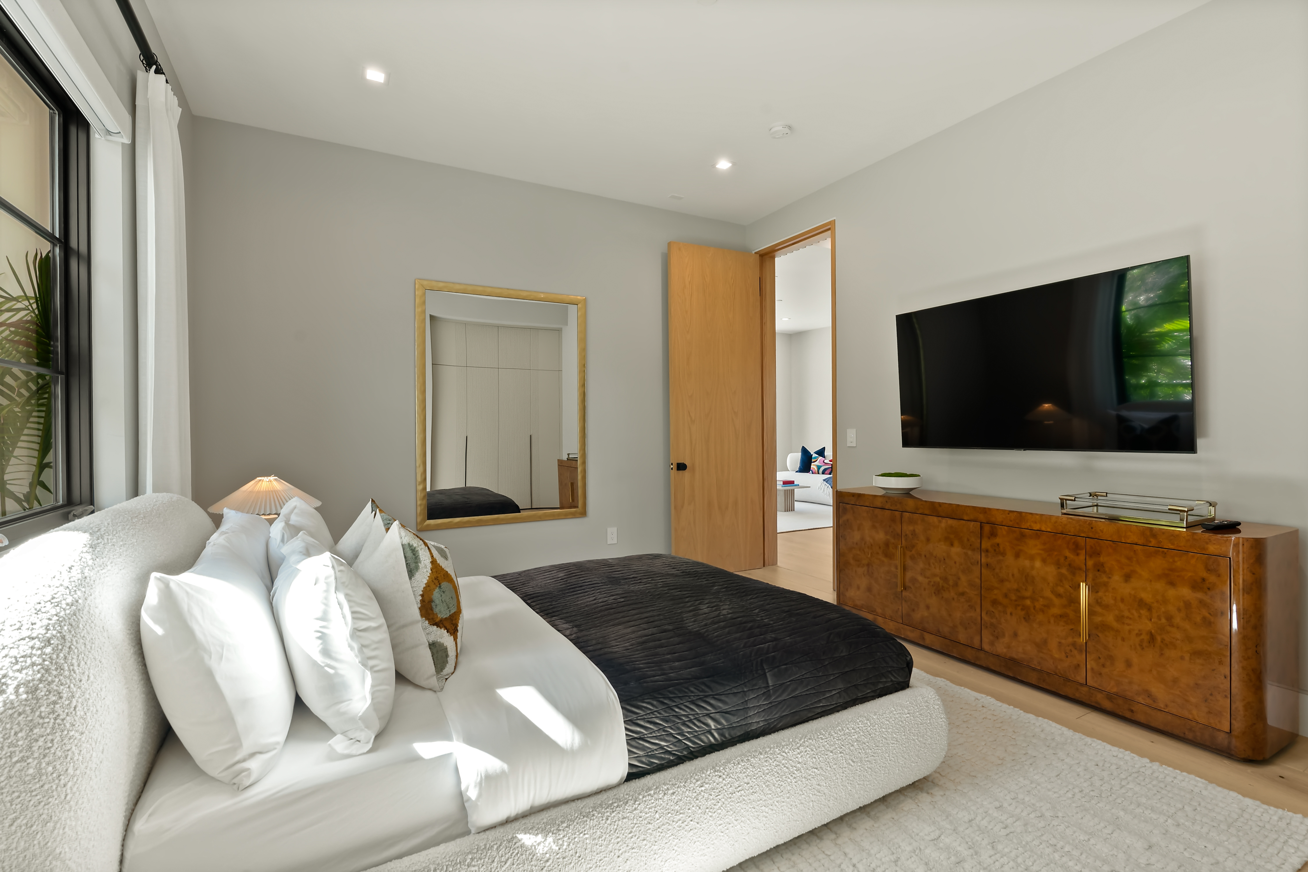 Linda Flora | Photo 26