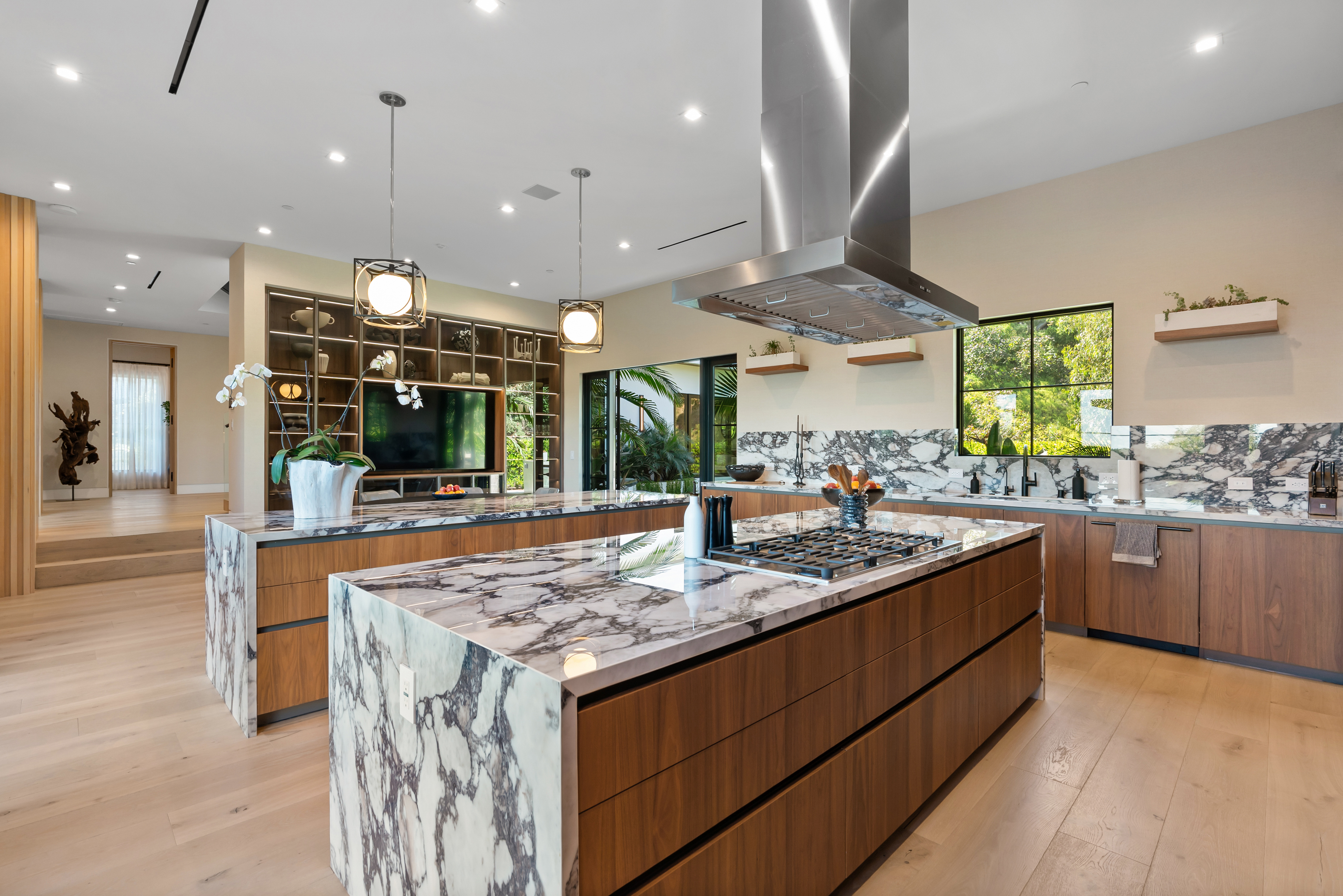 Linda Flora | Photo 16