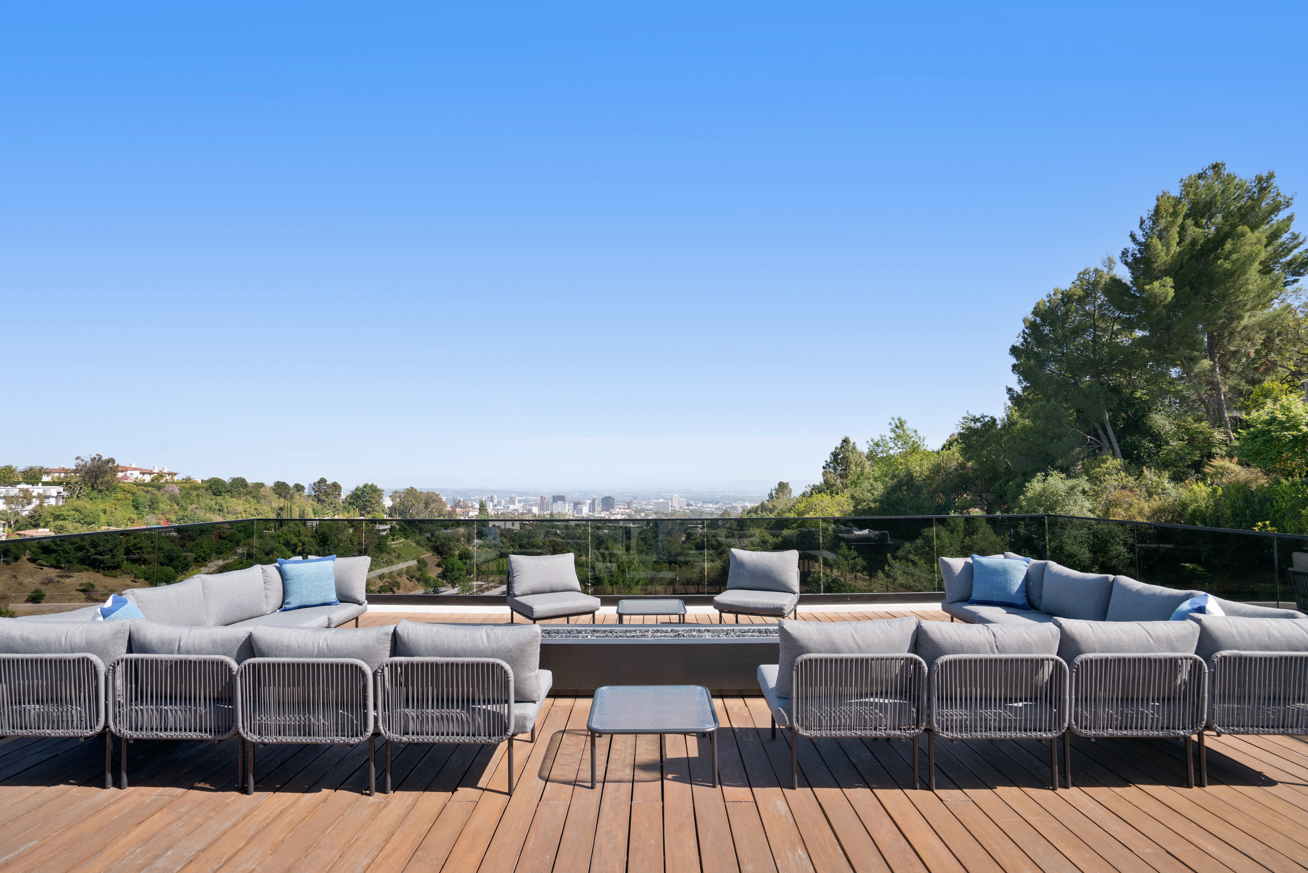 Linda Flora | Photo 50