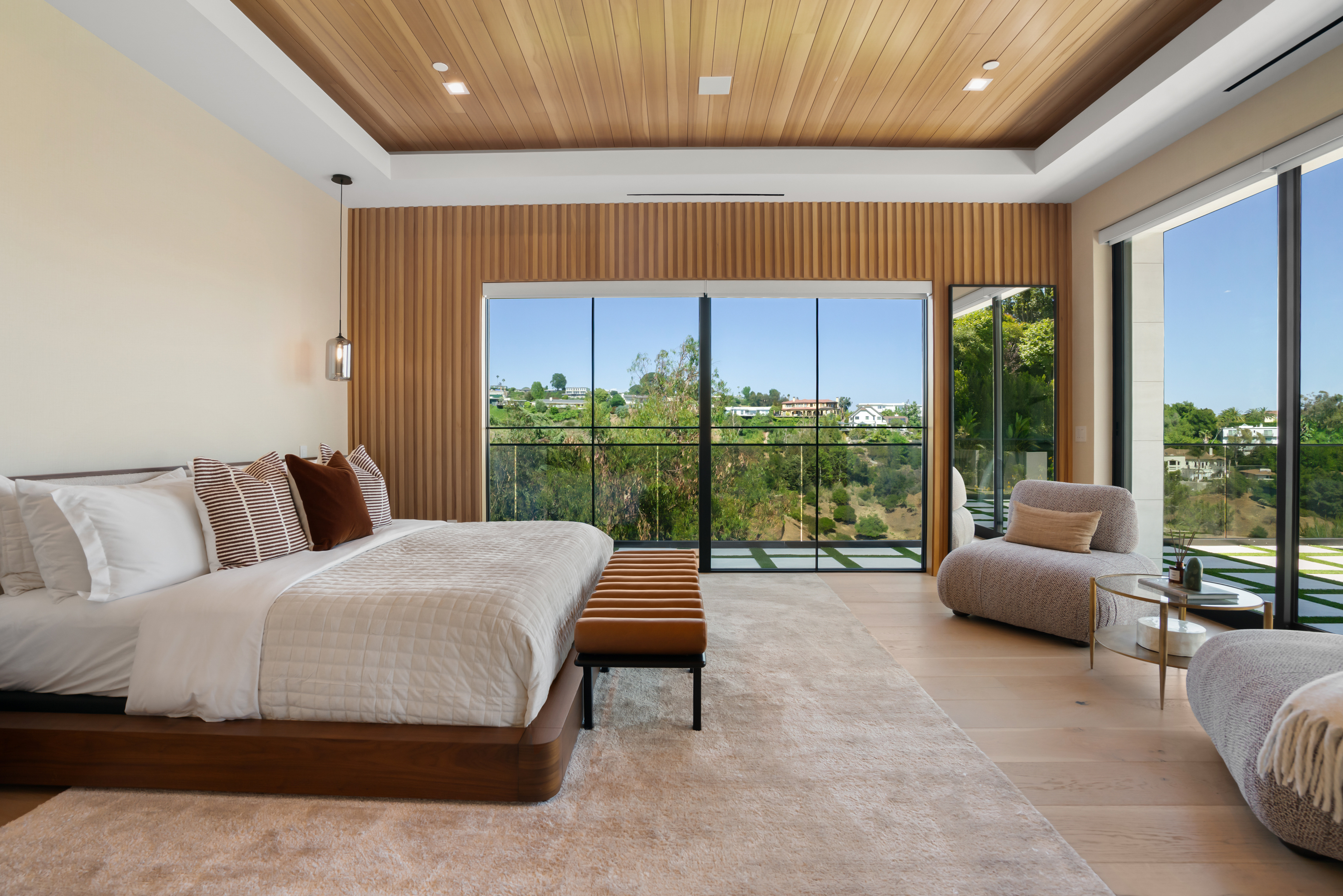 Linda Flora | Photo 31