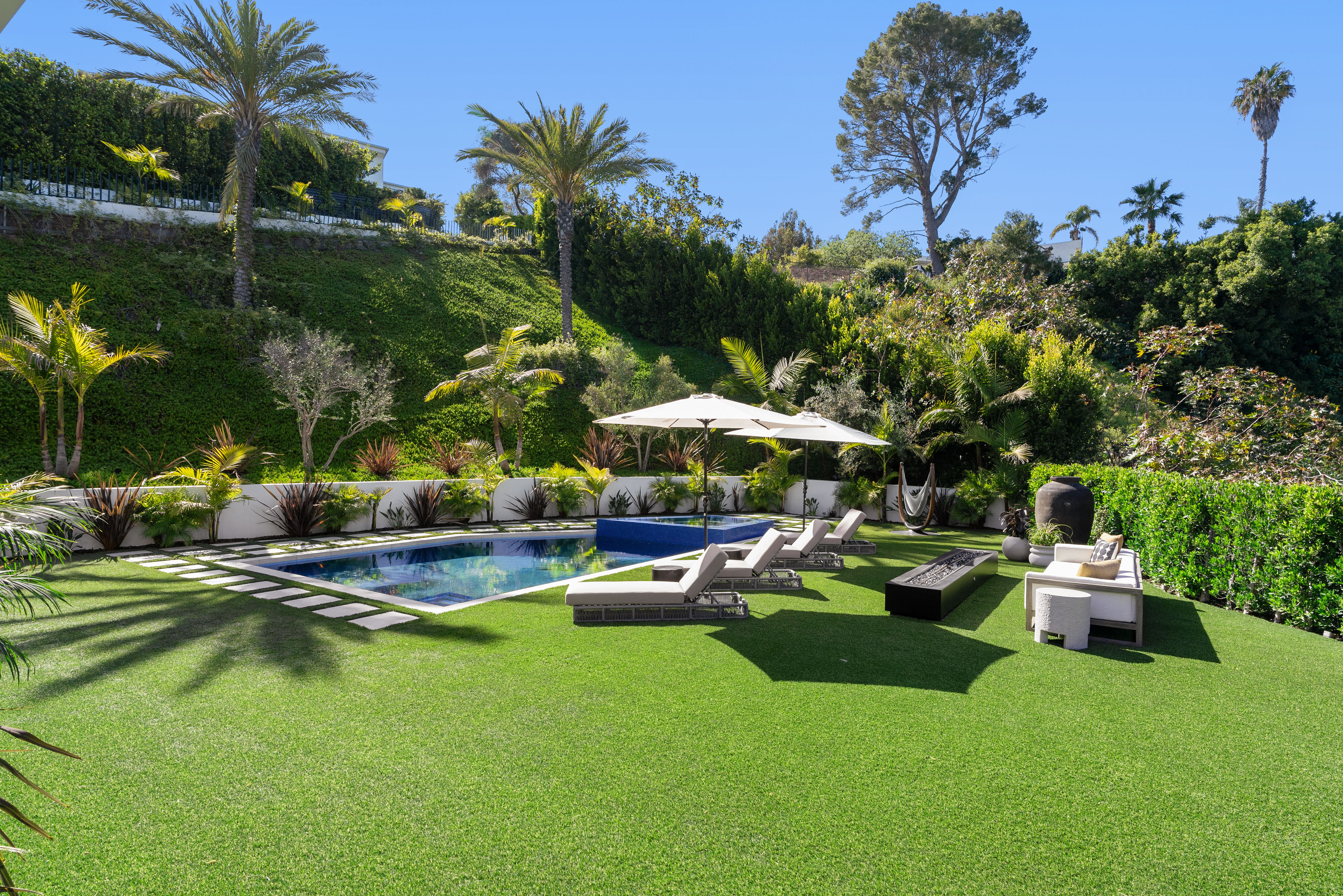 Linda Flora | Photo 60