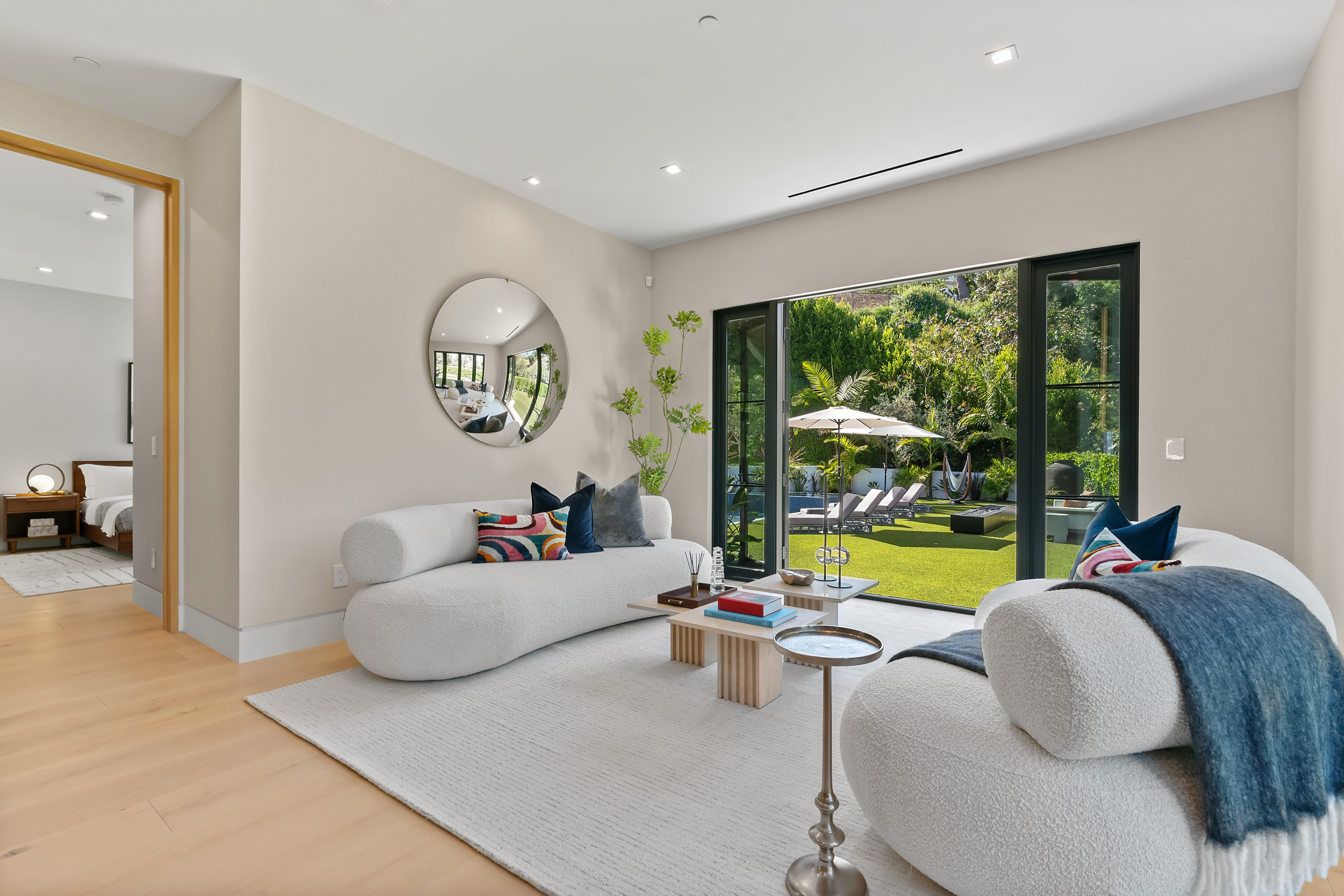 Linda Flora | Photo 21