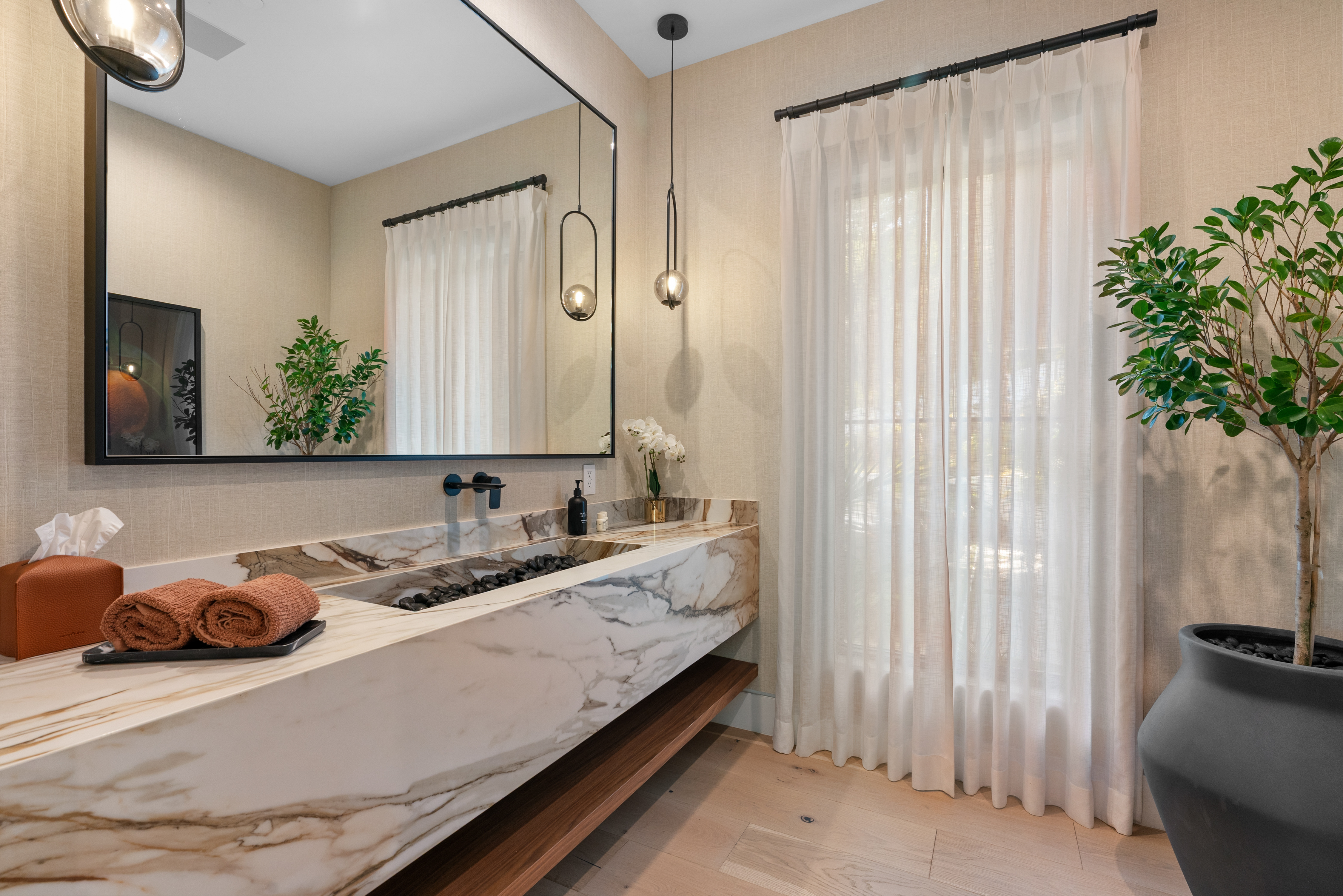 Linda Flora | Photo 47