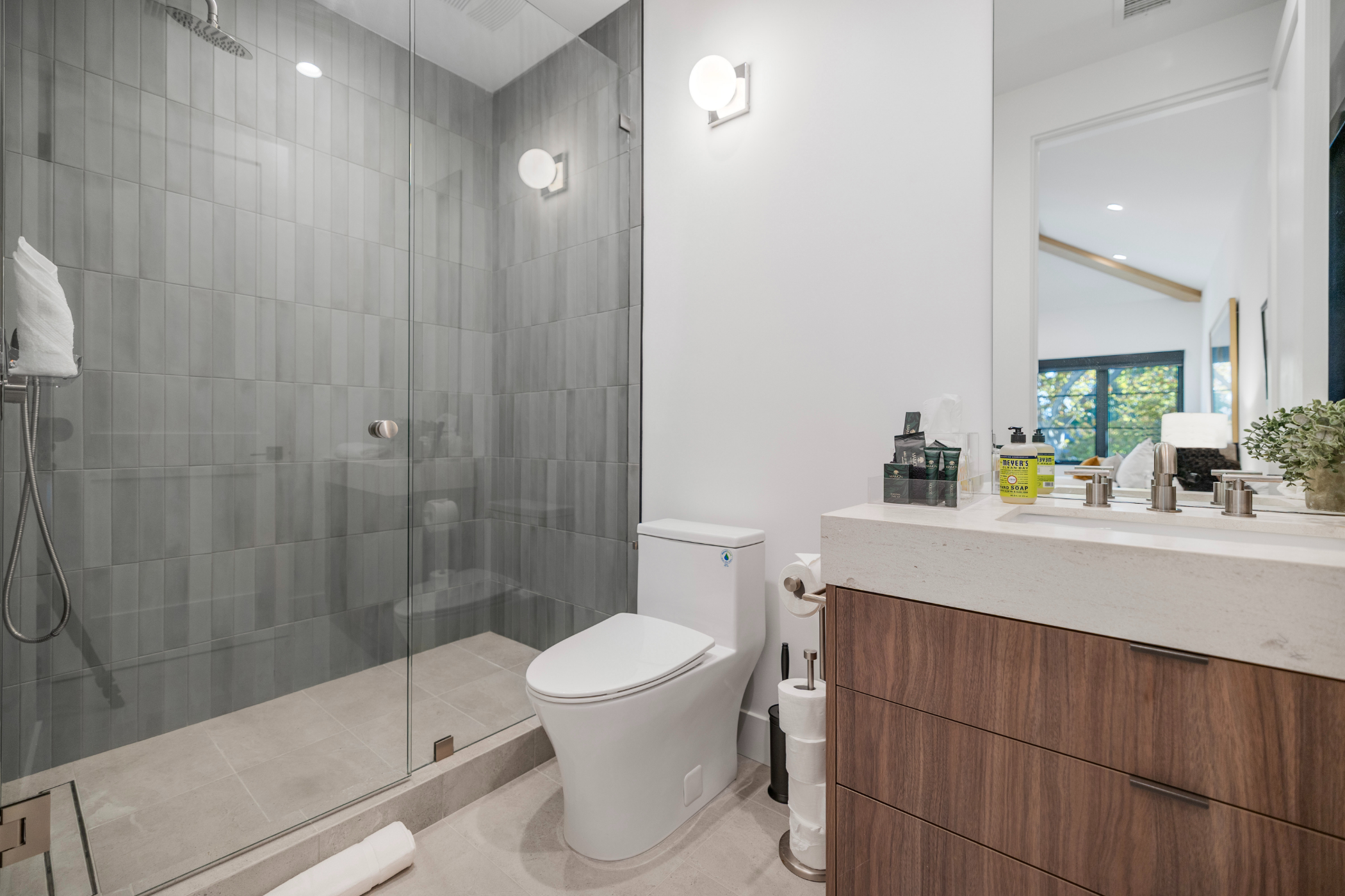 Colfax Estate | Photo 35