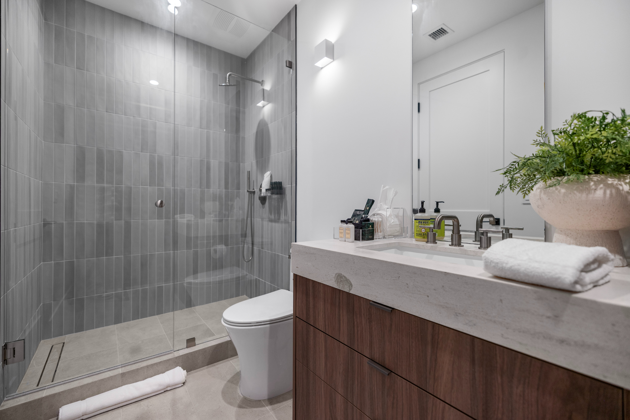 Colfax Estate | Photo 38