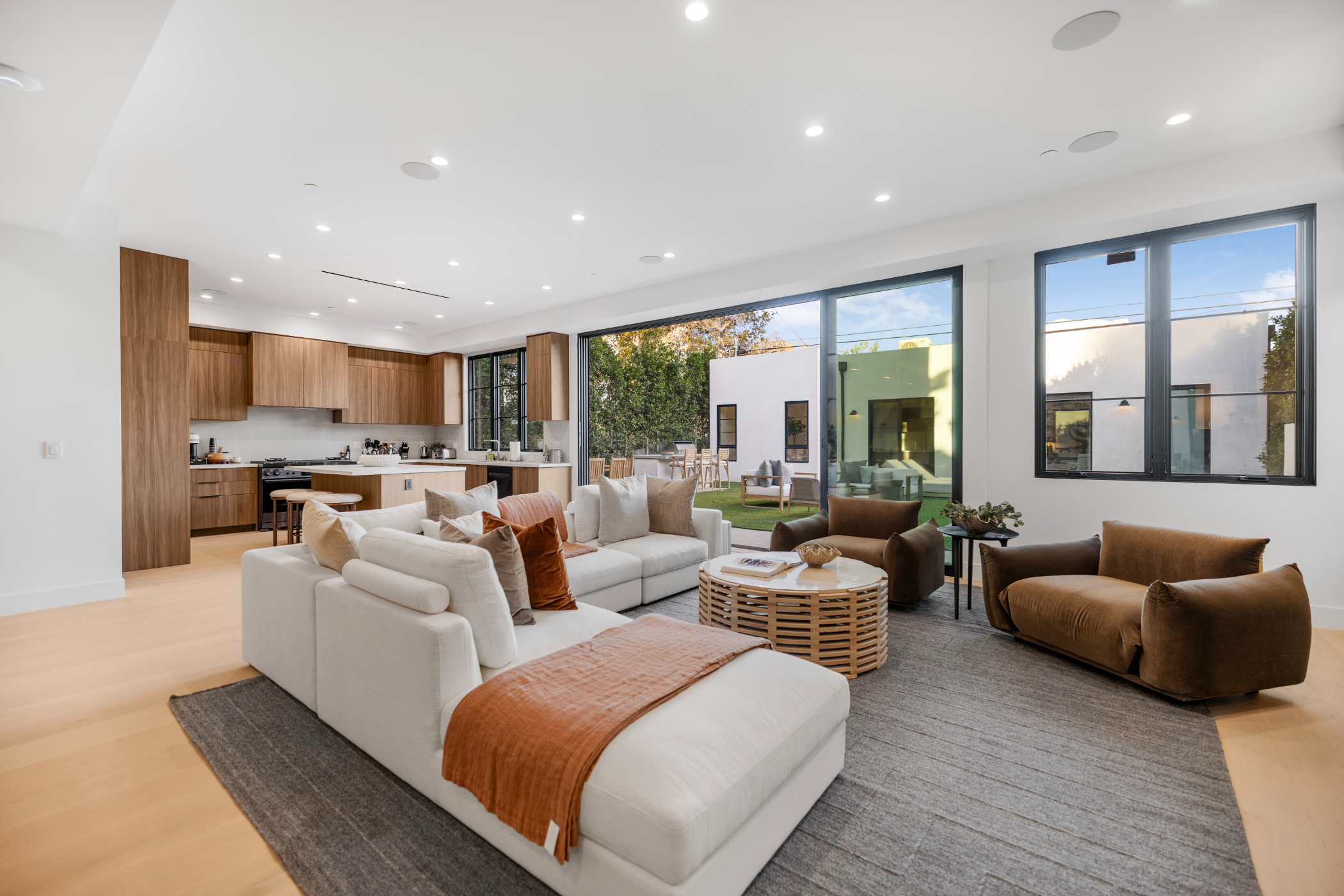 Colfax Estate | Photo 13