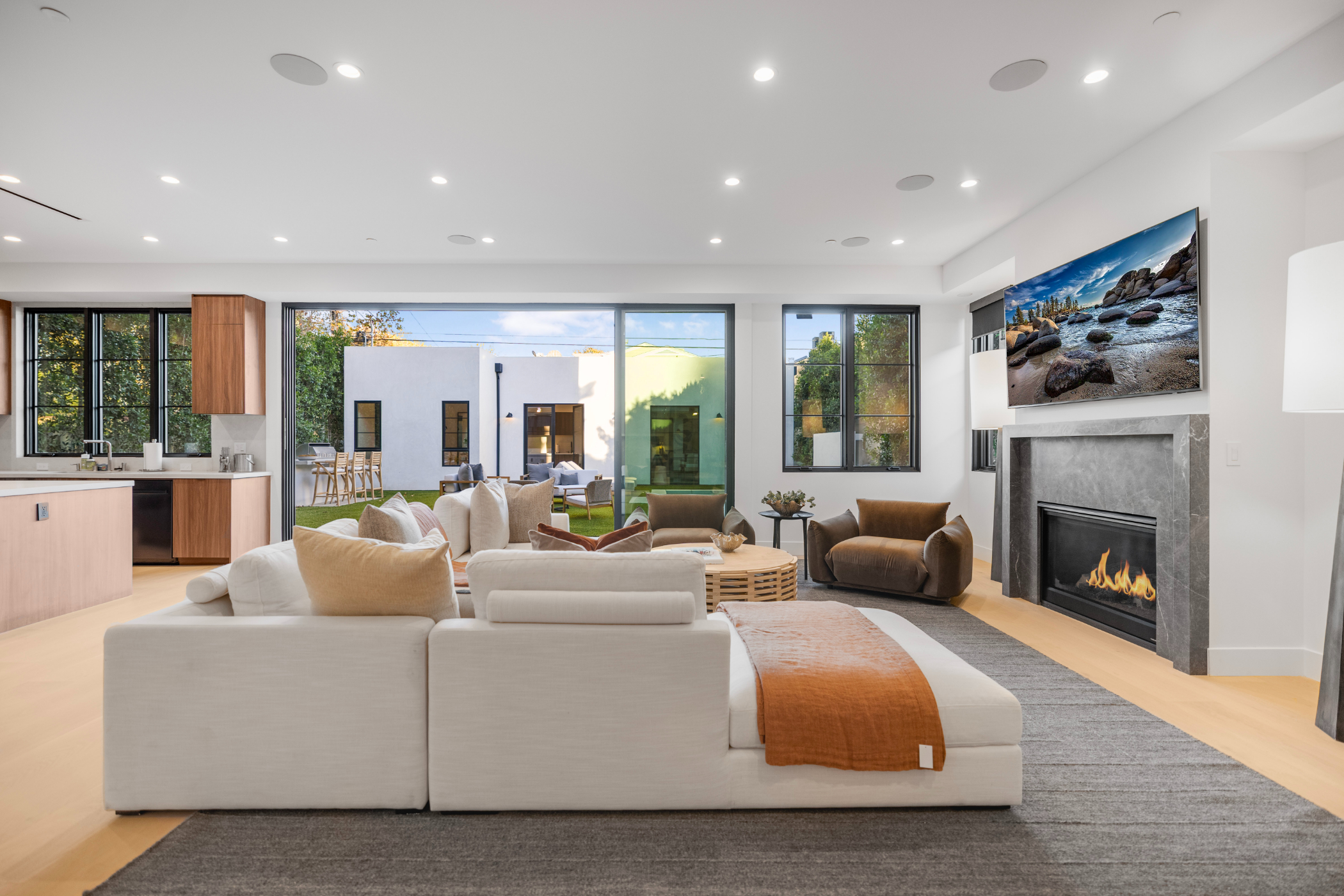 Colfax Estate | Photo 11