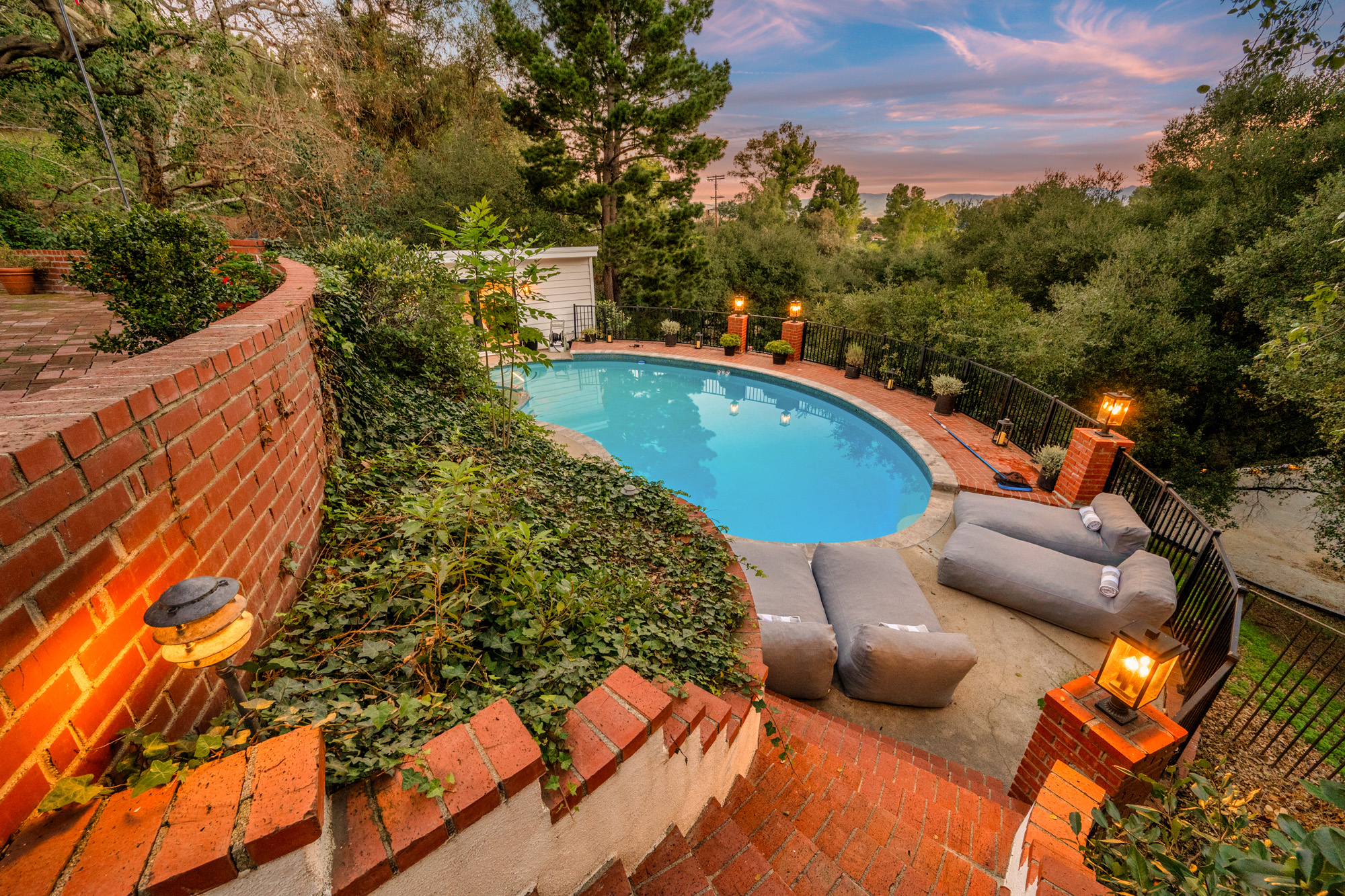 Canyon Crest photograph 3 thumbnail