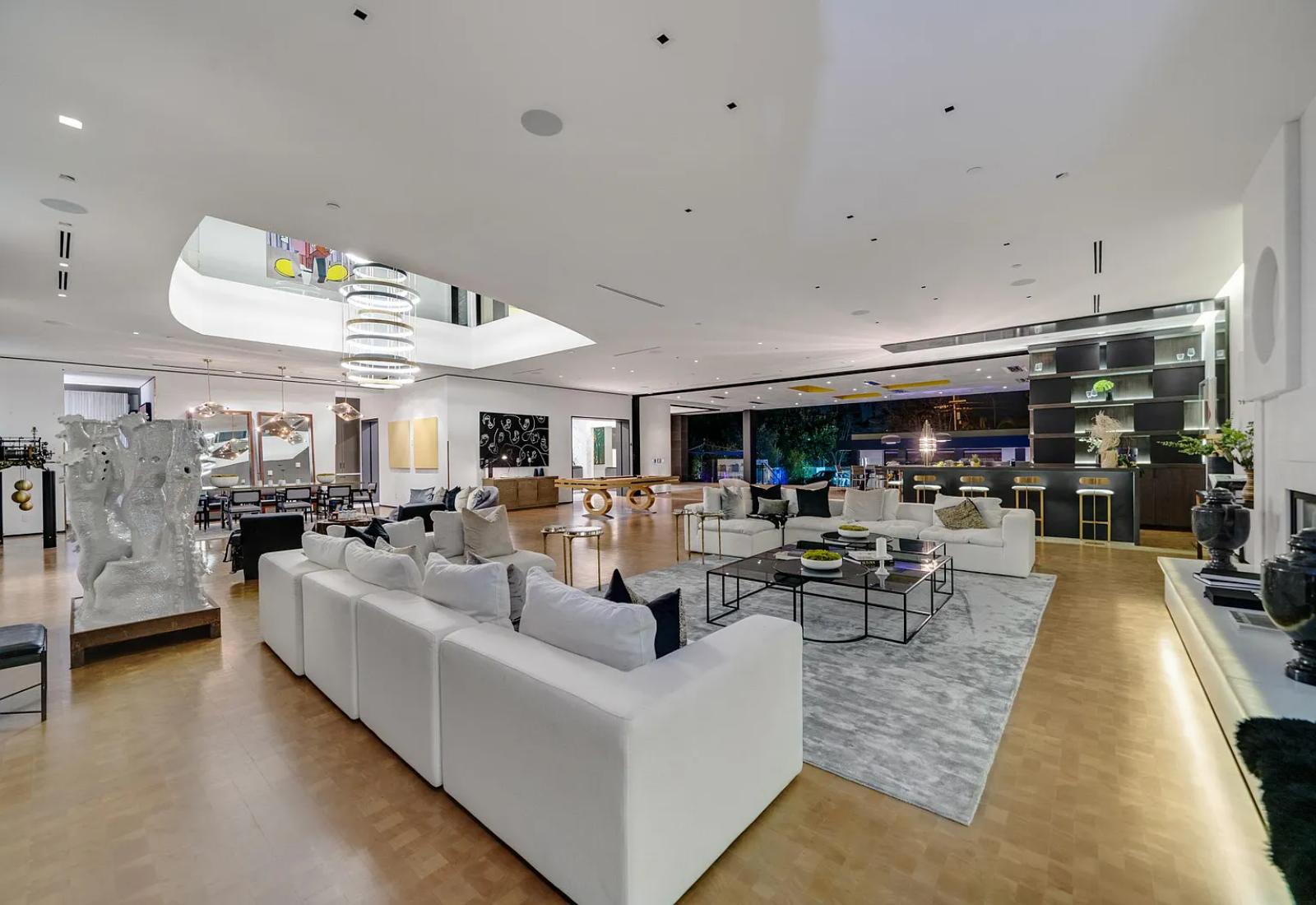 Rexford Modern | Photo 3