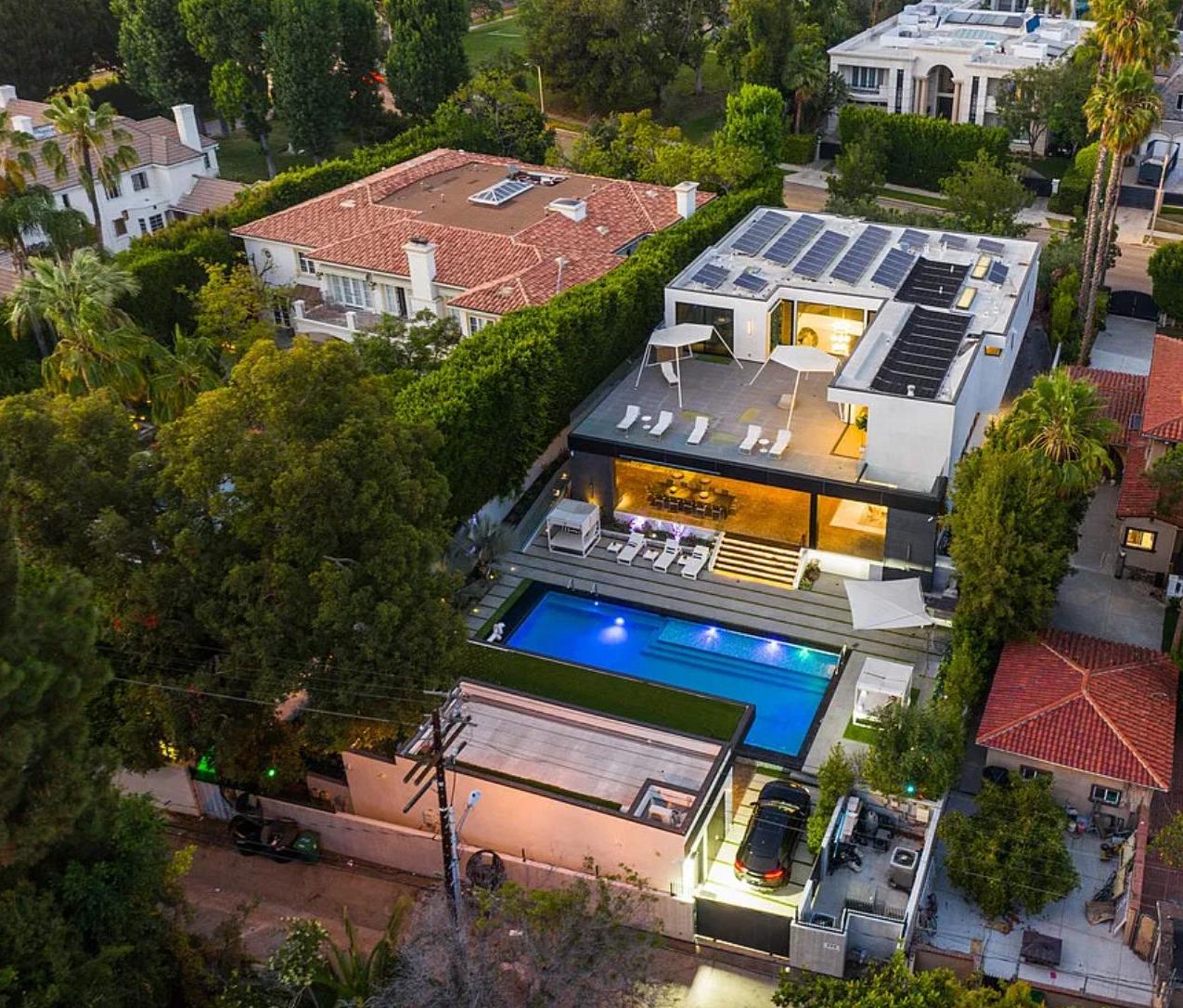 Rexford Modern | Photo 2