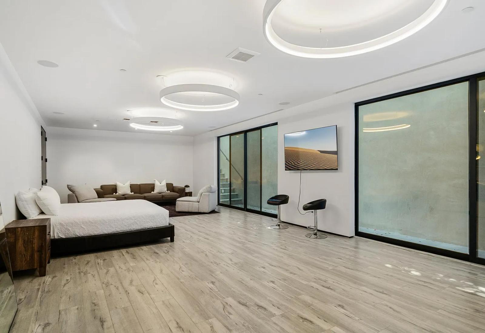 Rexford Modern | Photo 23