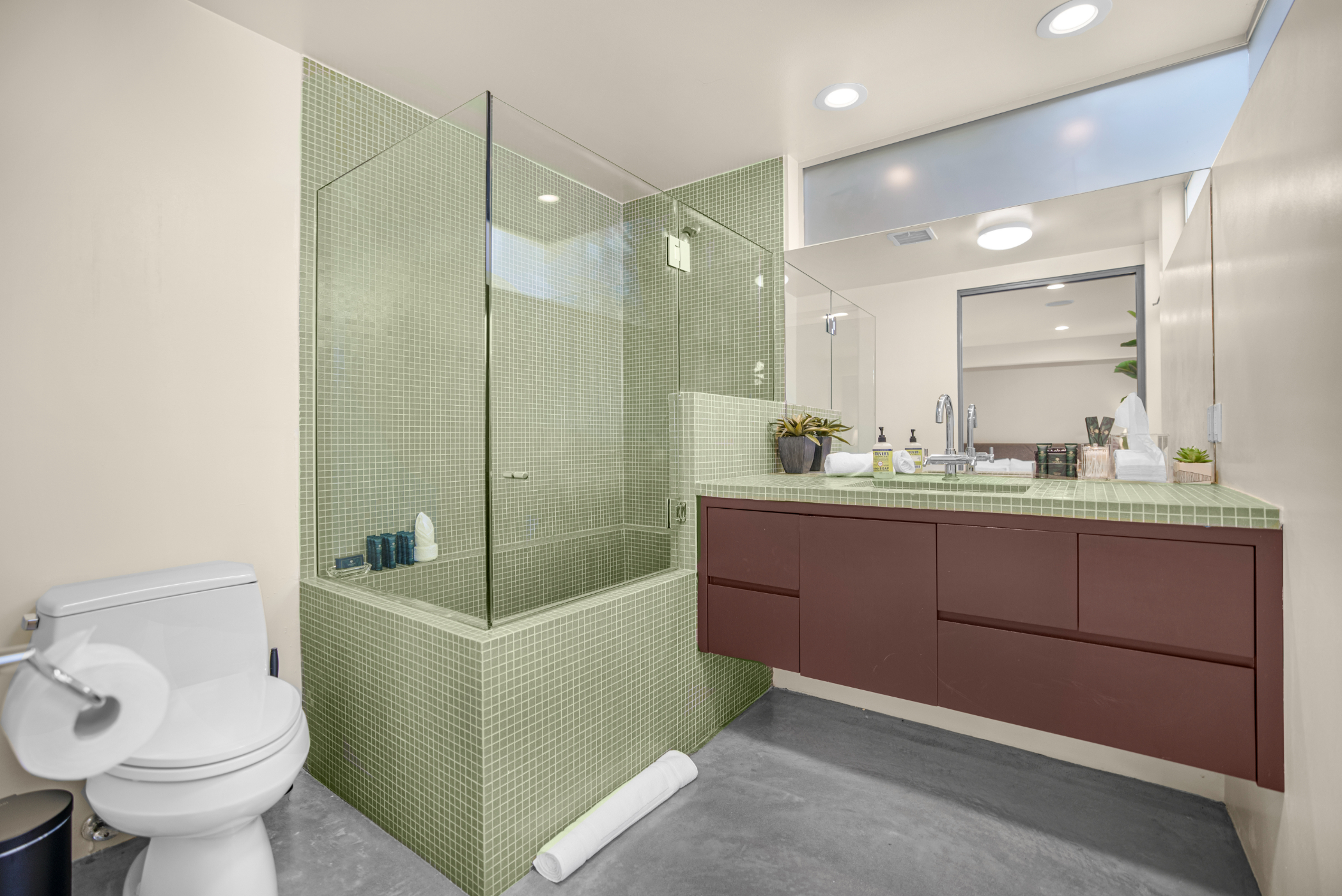 Solara Point | Photo 35