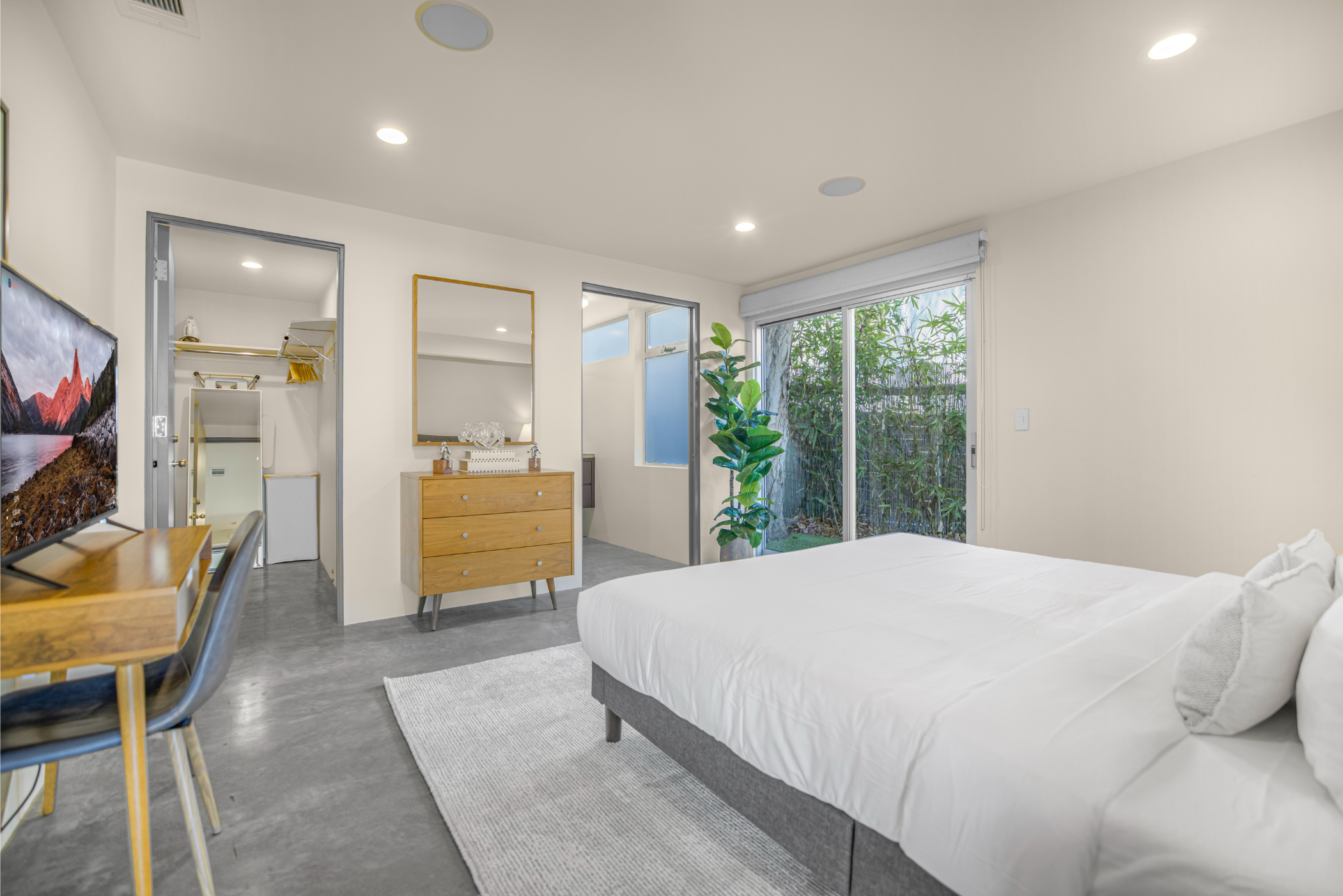 Solara Point | Photo 34