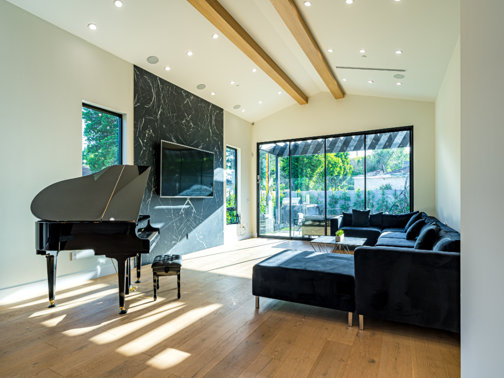 Lemona Ave | Photo 3