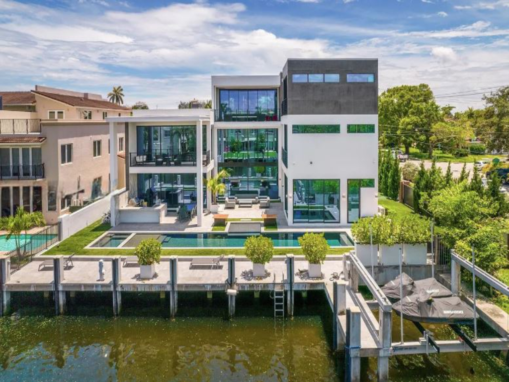 Bayview Drive | Photo 2