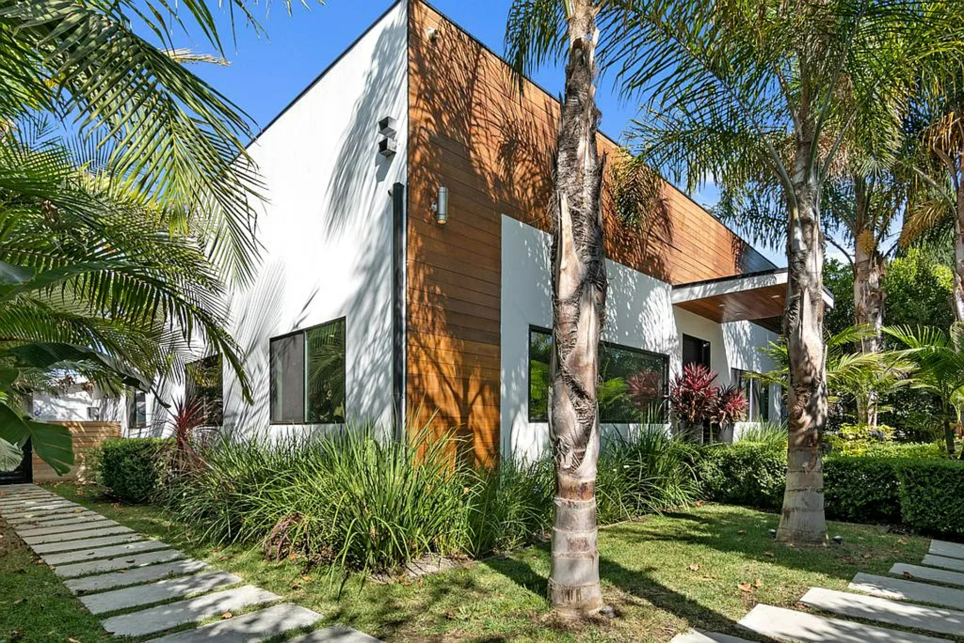 Mansfield Modern | Photo 34