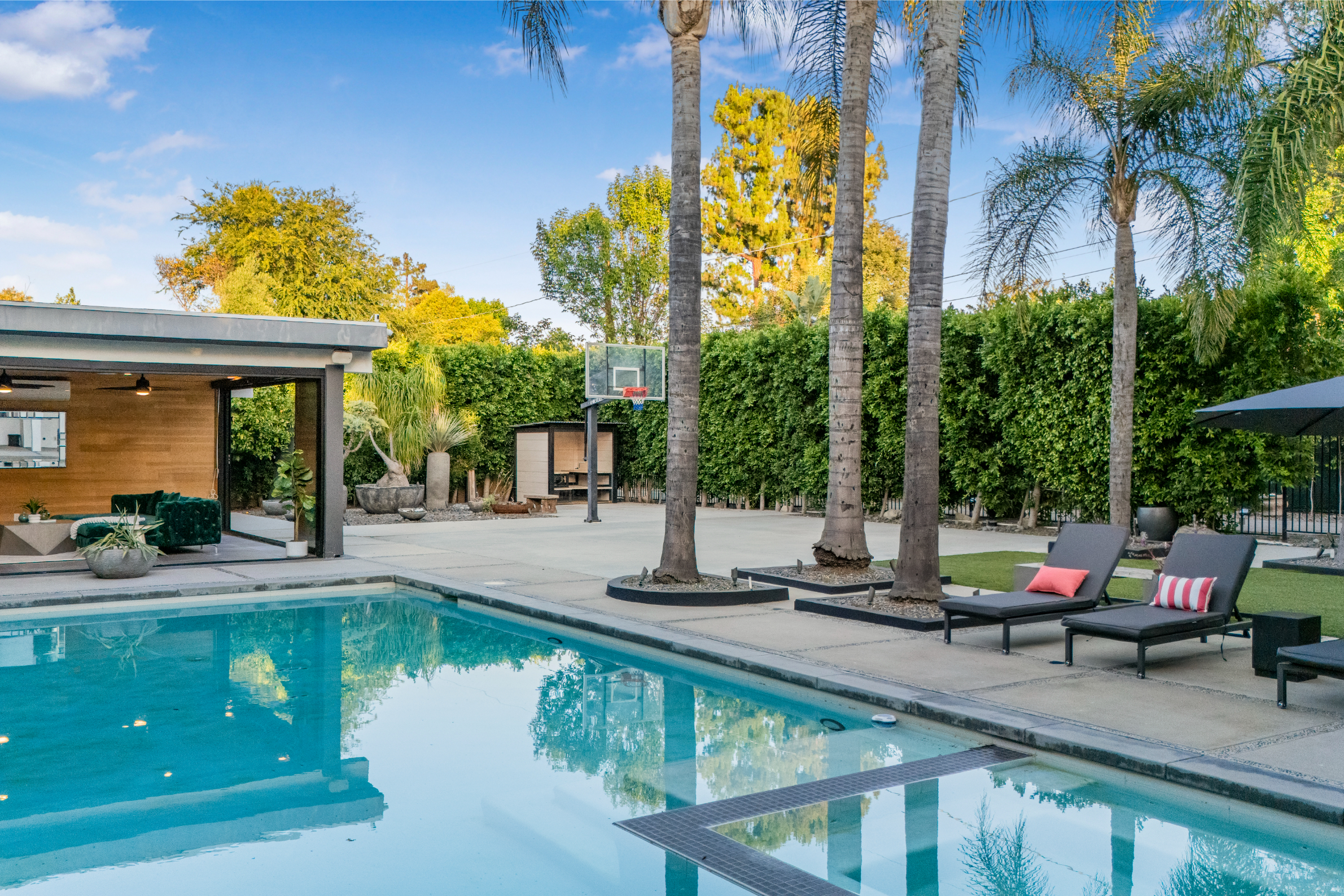 Louise Modern | Photo 64