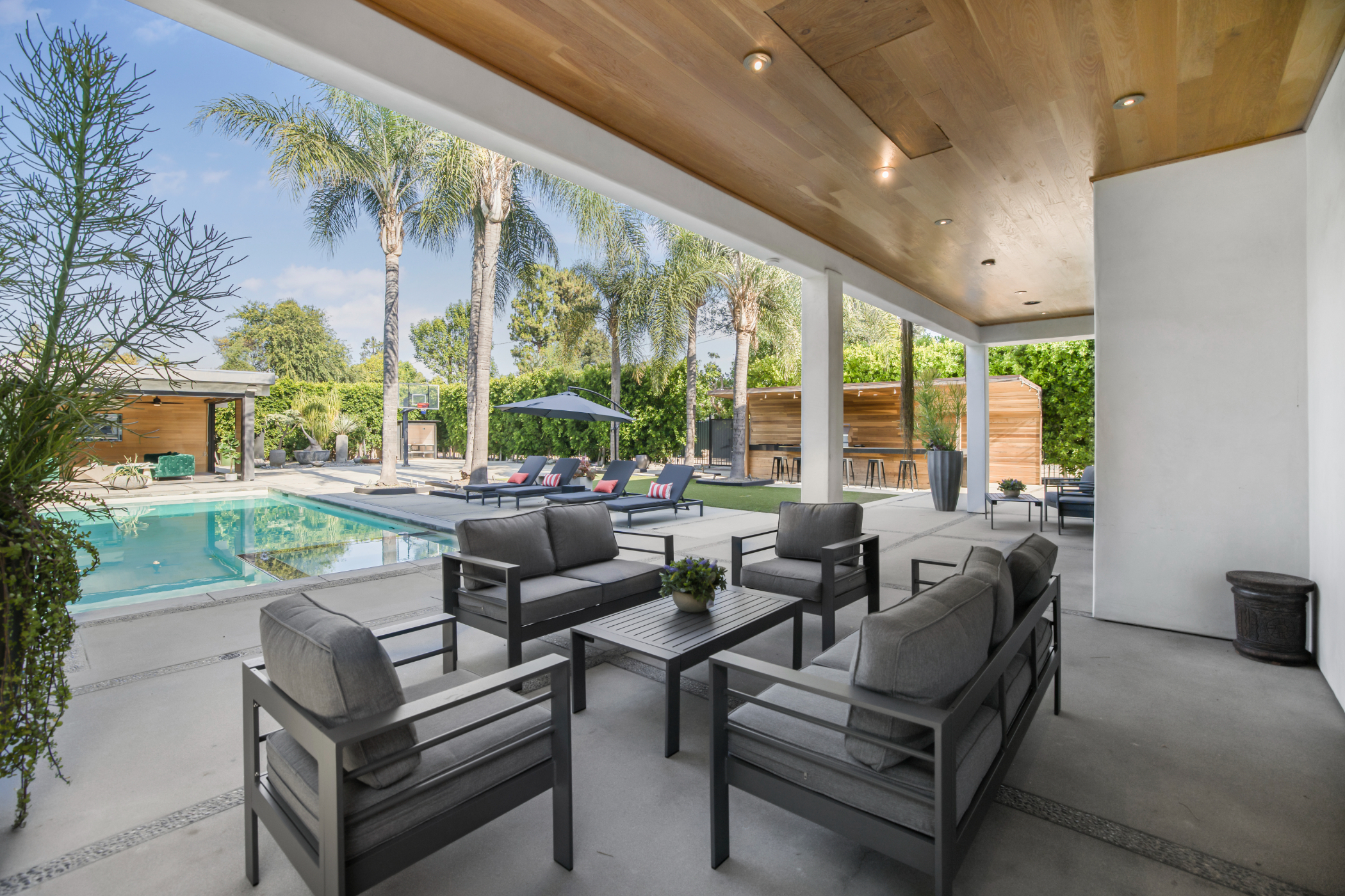 Louise Modern | Photo 54