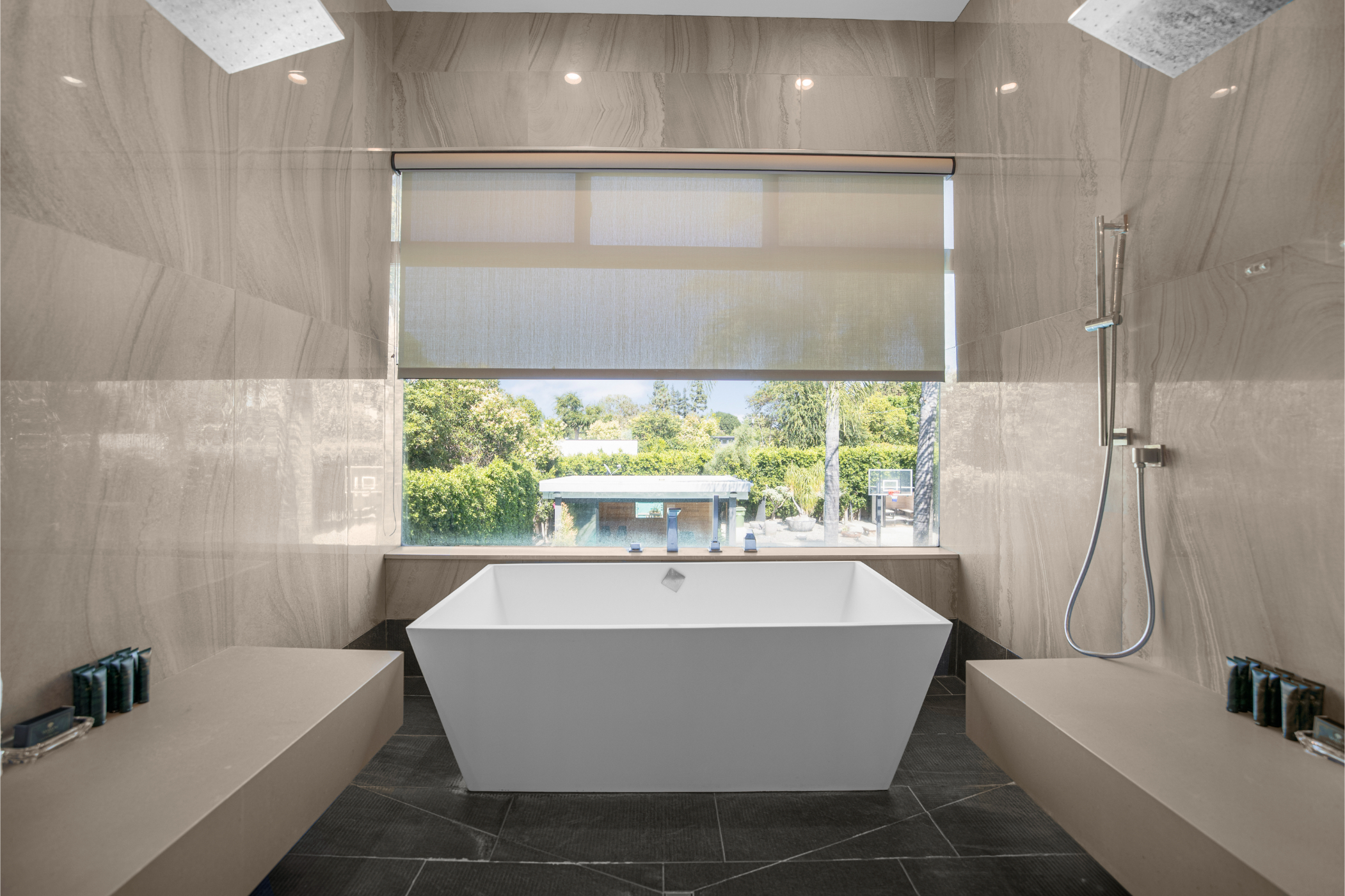 Louise Modern | Photo 30