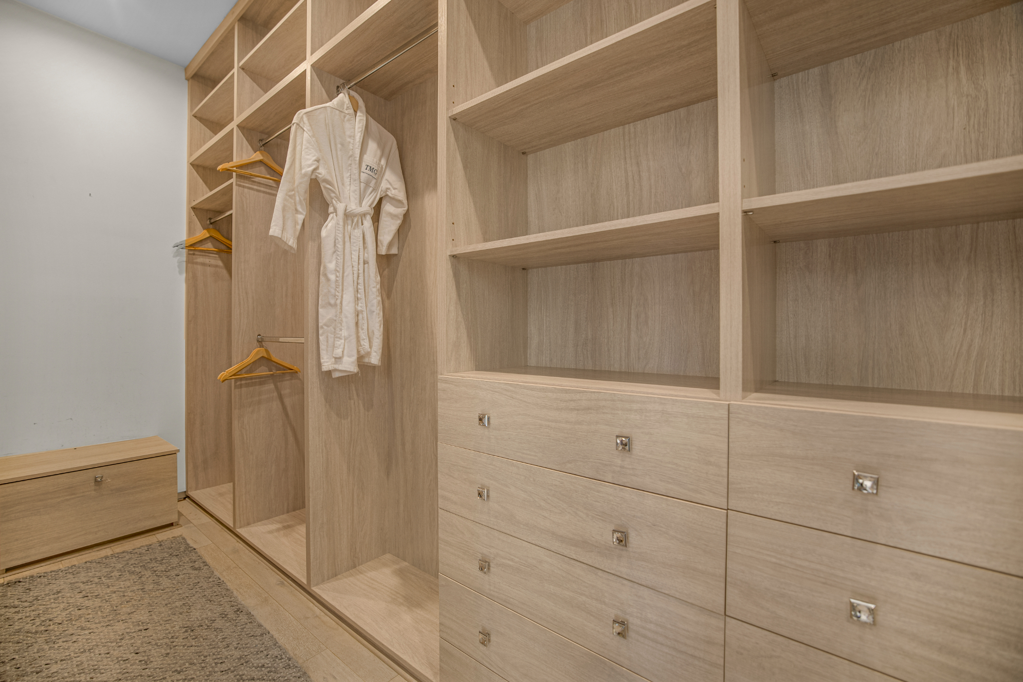 Louise Modern | Photo 33