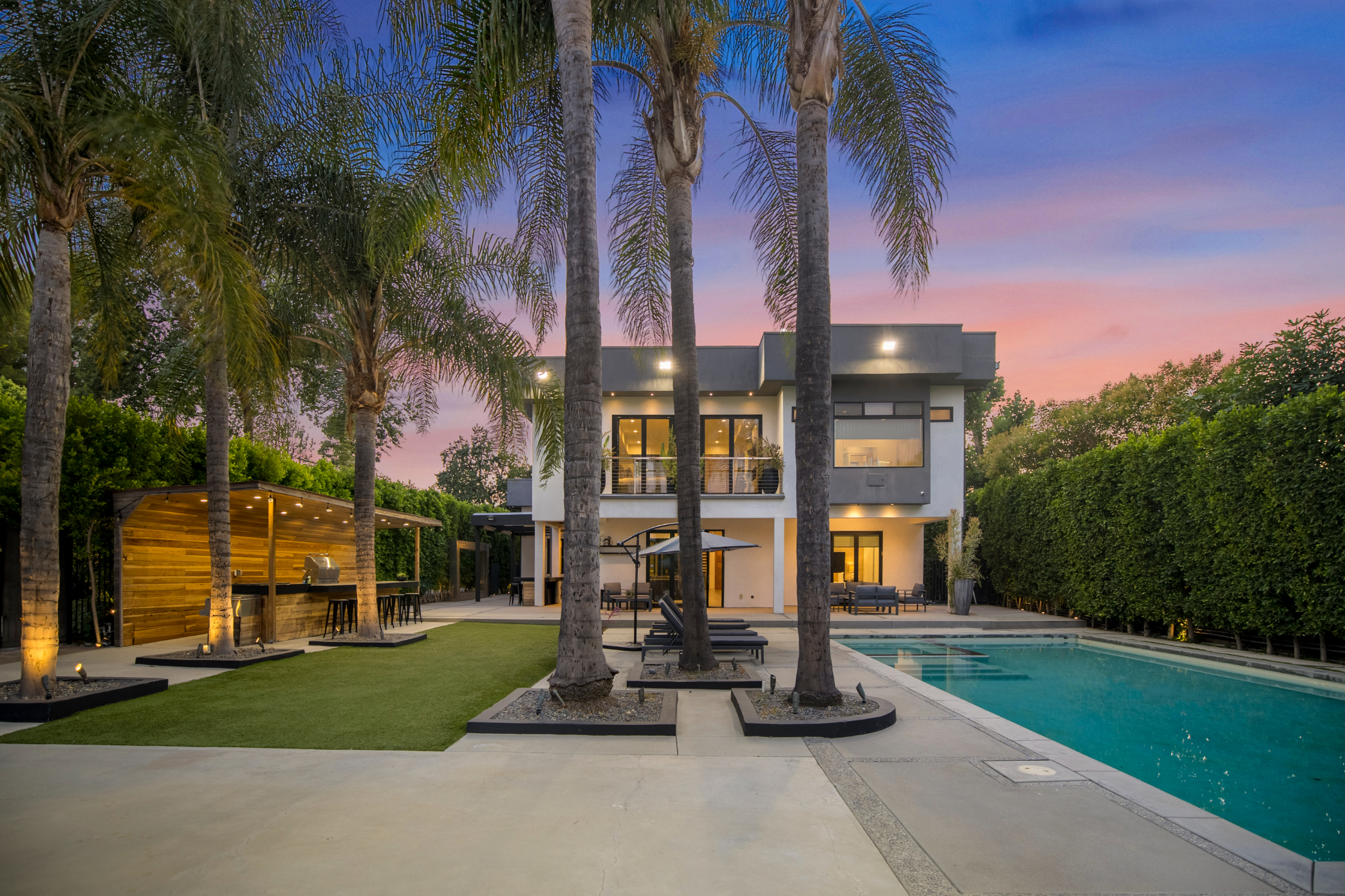 Louise Modern | Photo 71