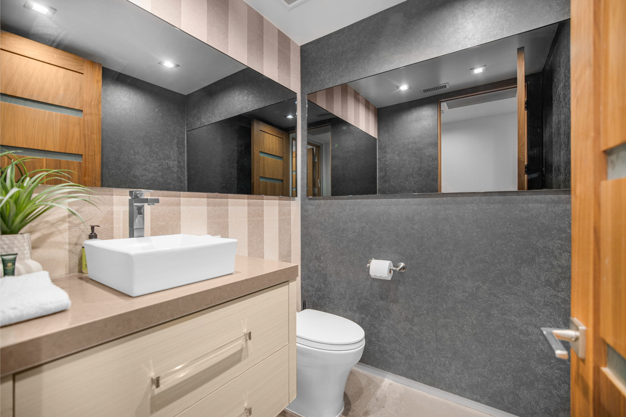 Louise Modern | Photo 48