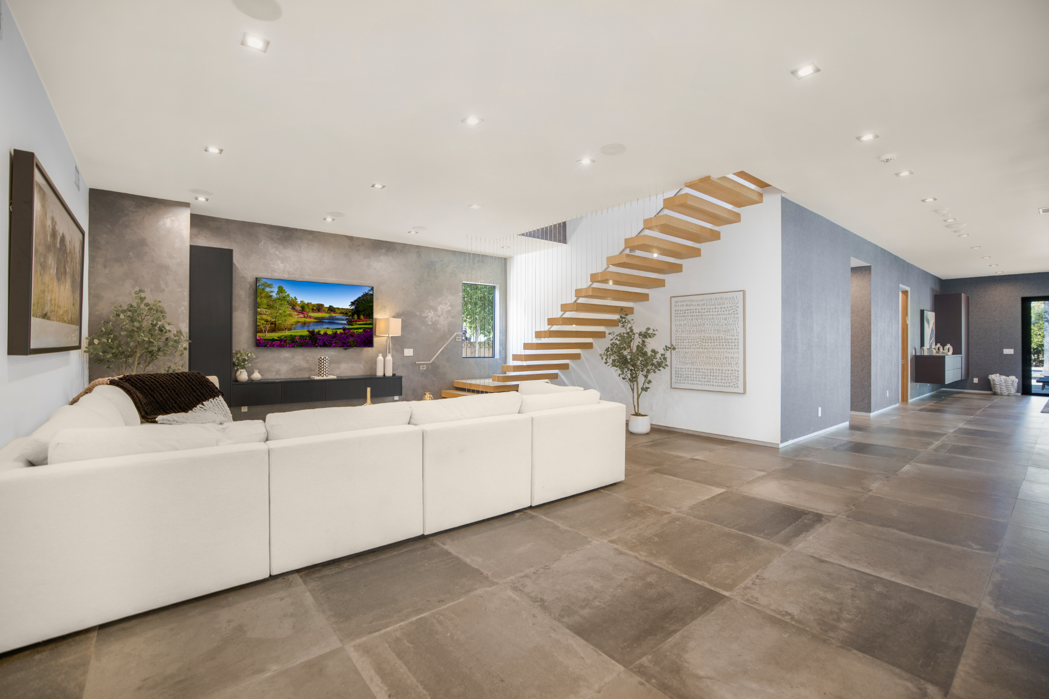 Louise Modern | Photo 14