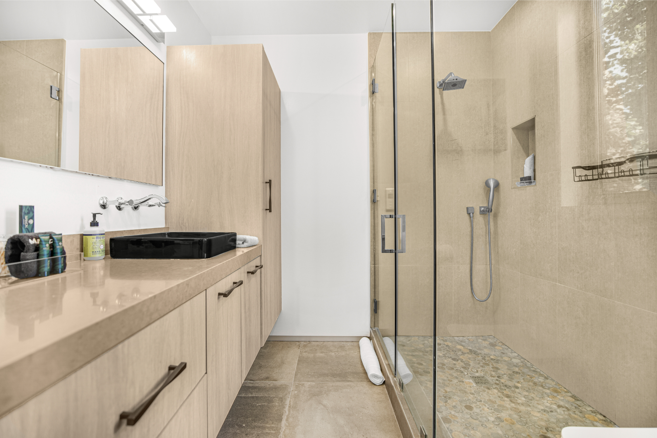 Louise Modern | Photo 38