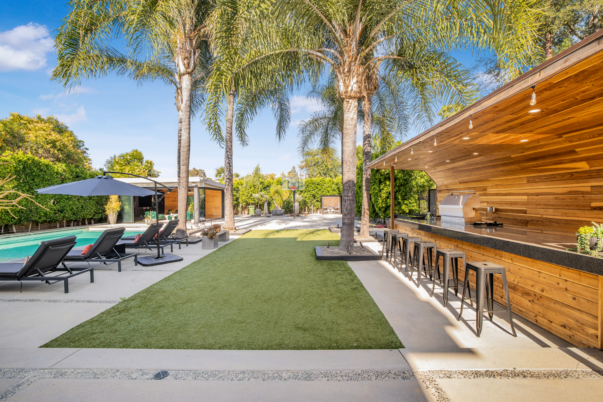 Louise Modern | Photo 55