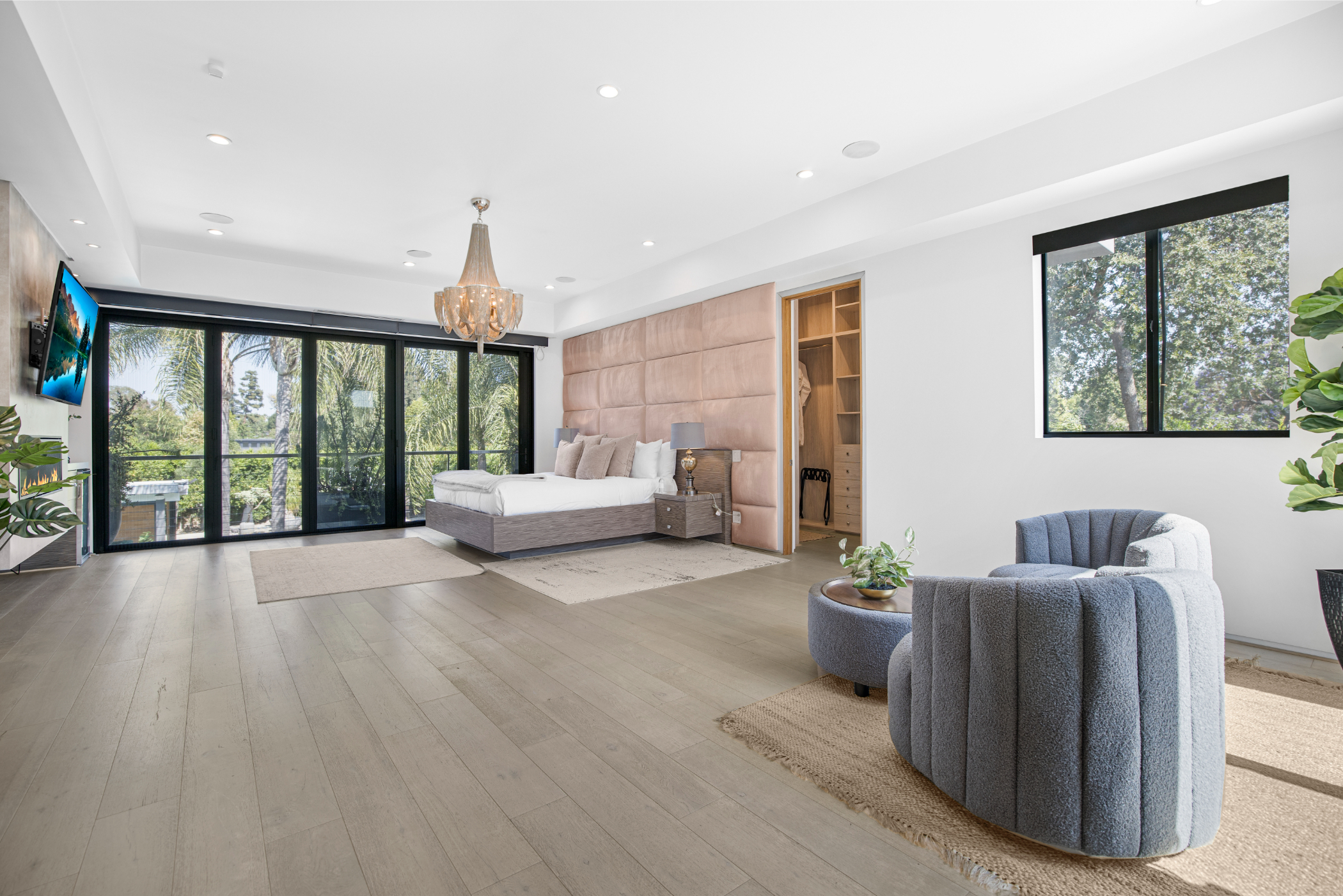 Louise Modern | Photo 27