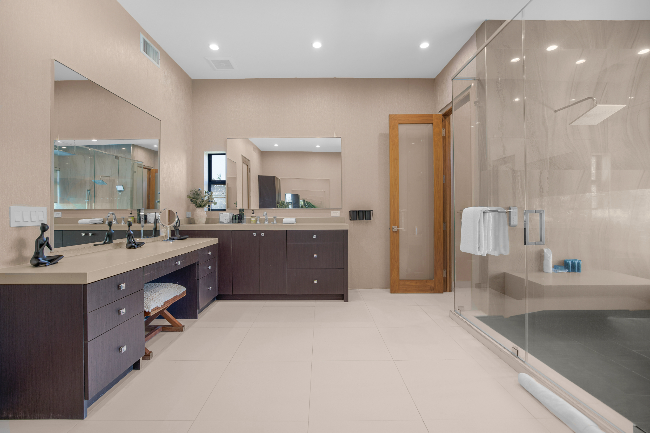 Louise Modern | Photo 31