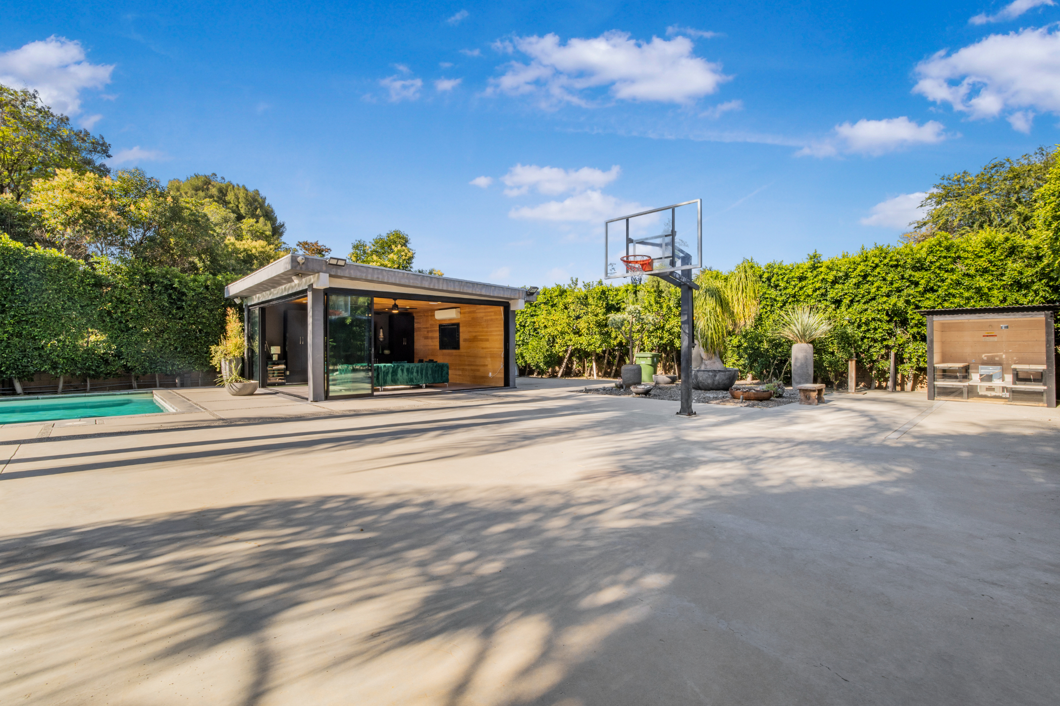 Louise Modern | Photo 58