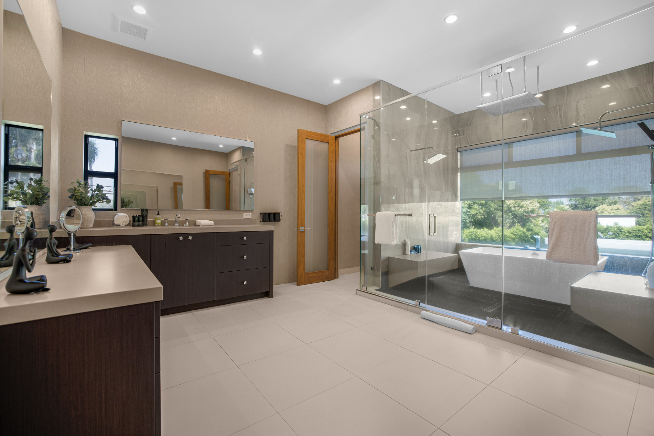 Louise Modern | Photo 32