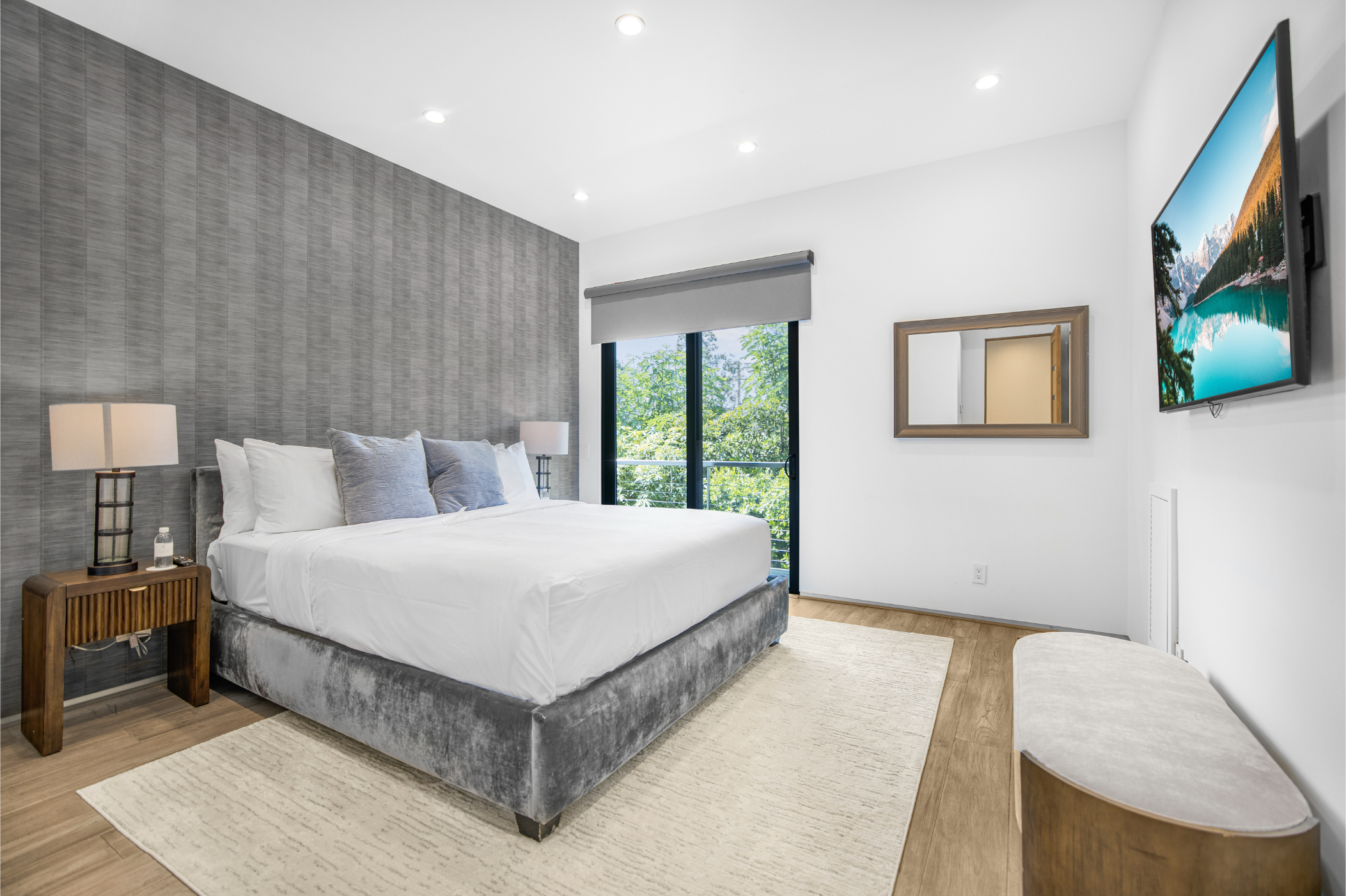 Louise Modern | Photo 34