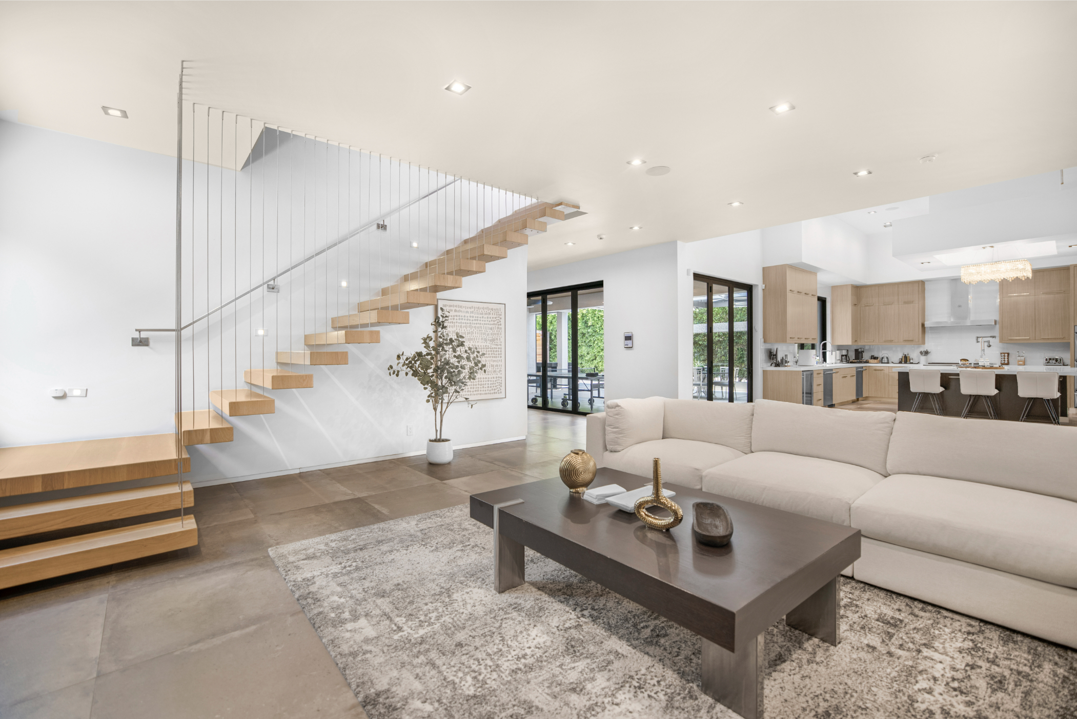 Louise Modern | Photo 16