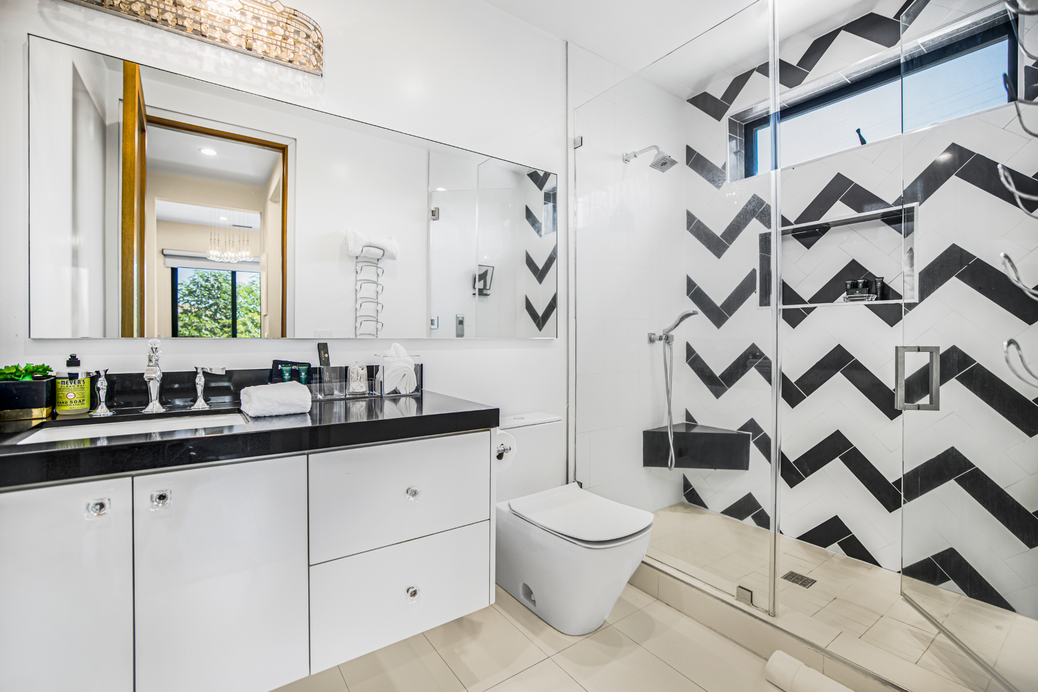 Louise Modern | Photo 40