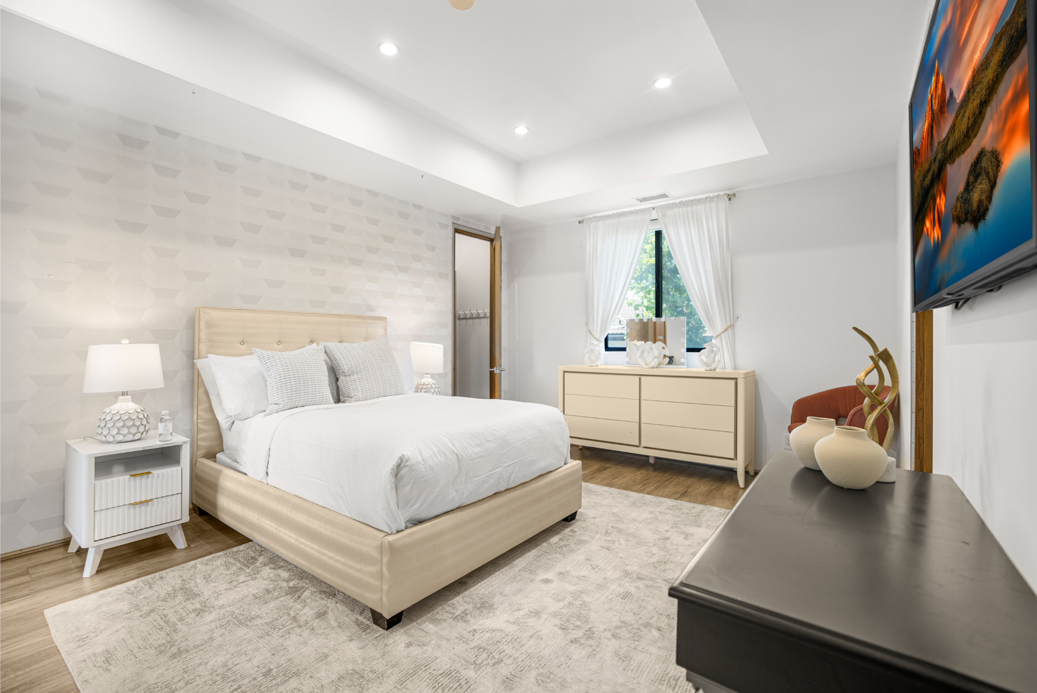 Louise Modern | Photo 41