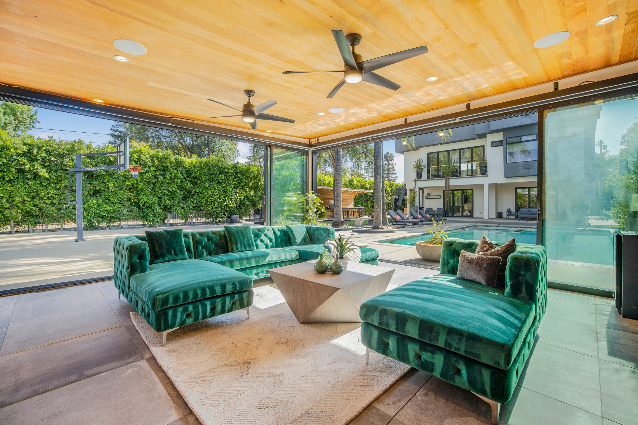 Louise Modern | Photo 62